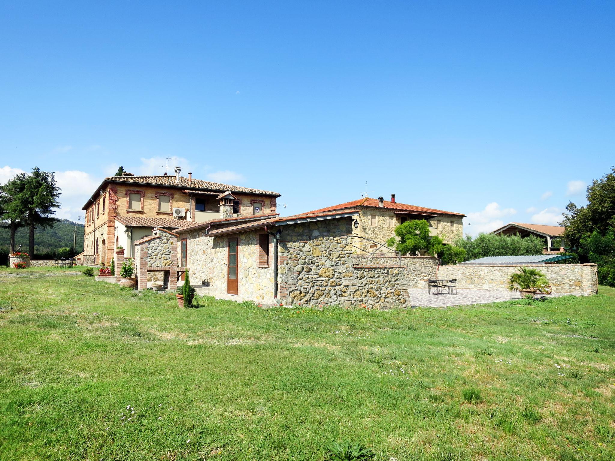 Foto 9 - Casa con 4 camere da letto a Pomarance con giardino e terrazza