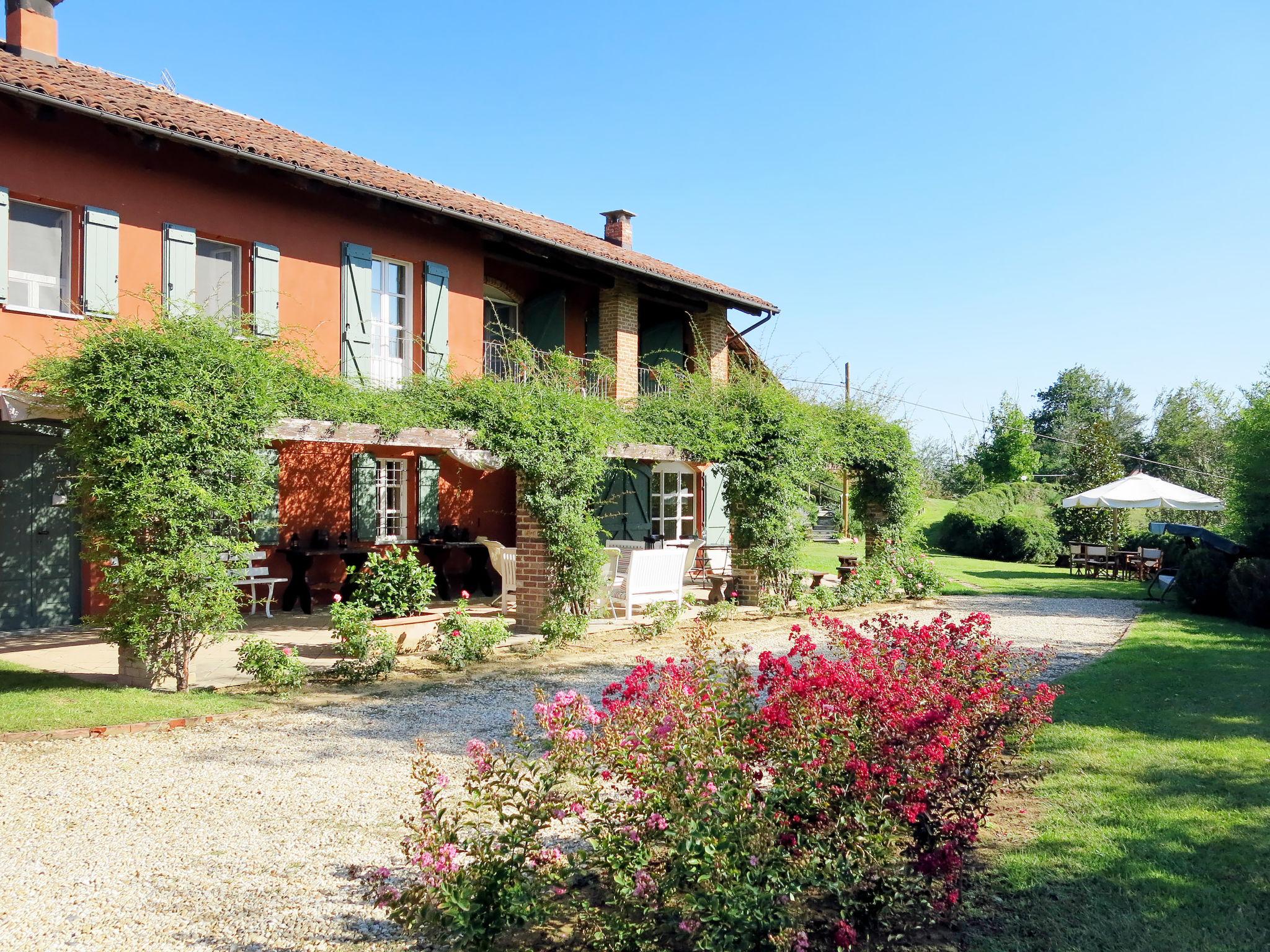 Photo 1 - Maison de 3 chambres à Capriglio avec piscine privée et jardin