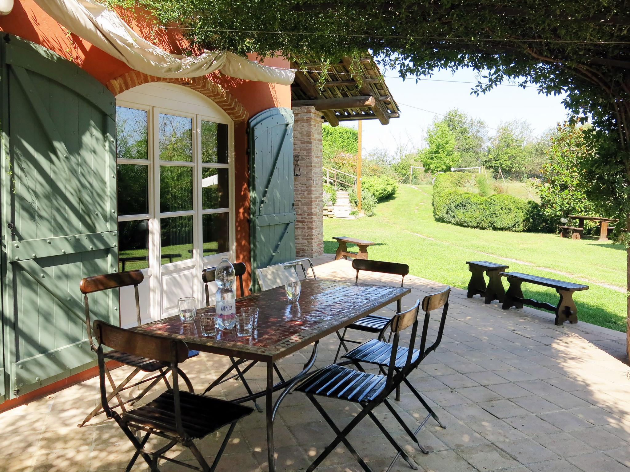 Foto 8 - Casa con 3 camere da letto a Capriglio con piscina privata e giardino