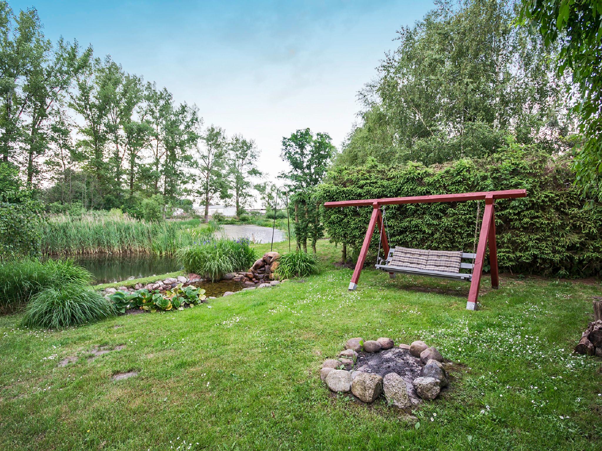 Photo 20 - Appartement en Kamień Pomorski avec jardin et vues à la mer