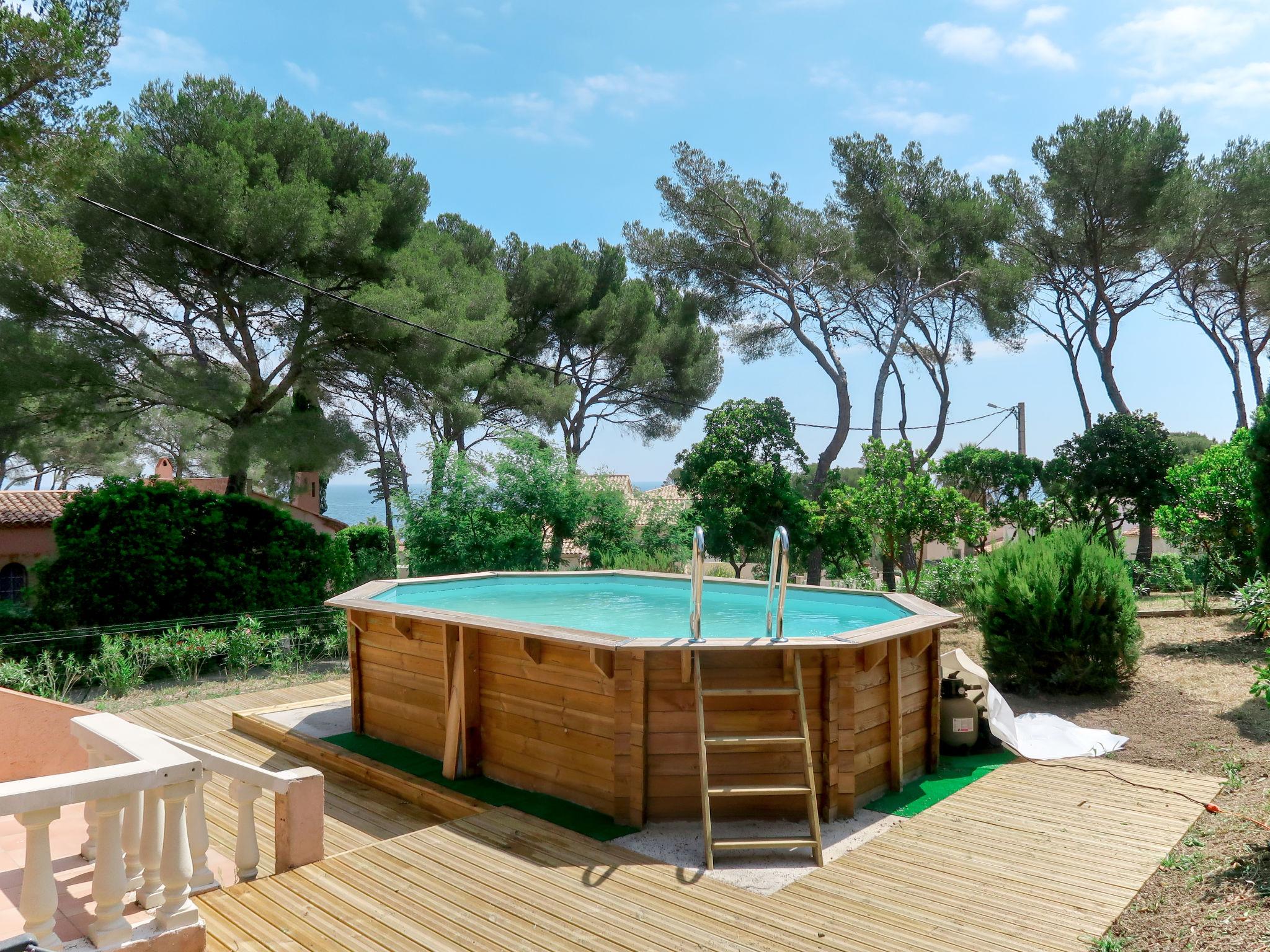 Foto 2 - Casa con 2 camere da letto a Roquebrune-sur-Argens con piscina privata e vista mare