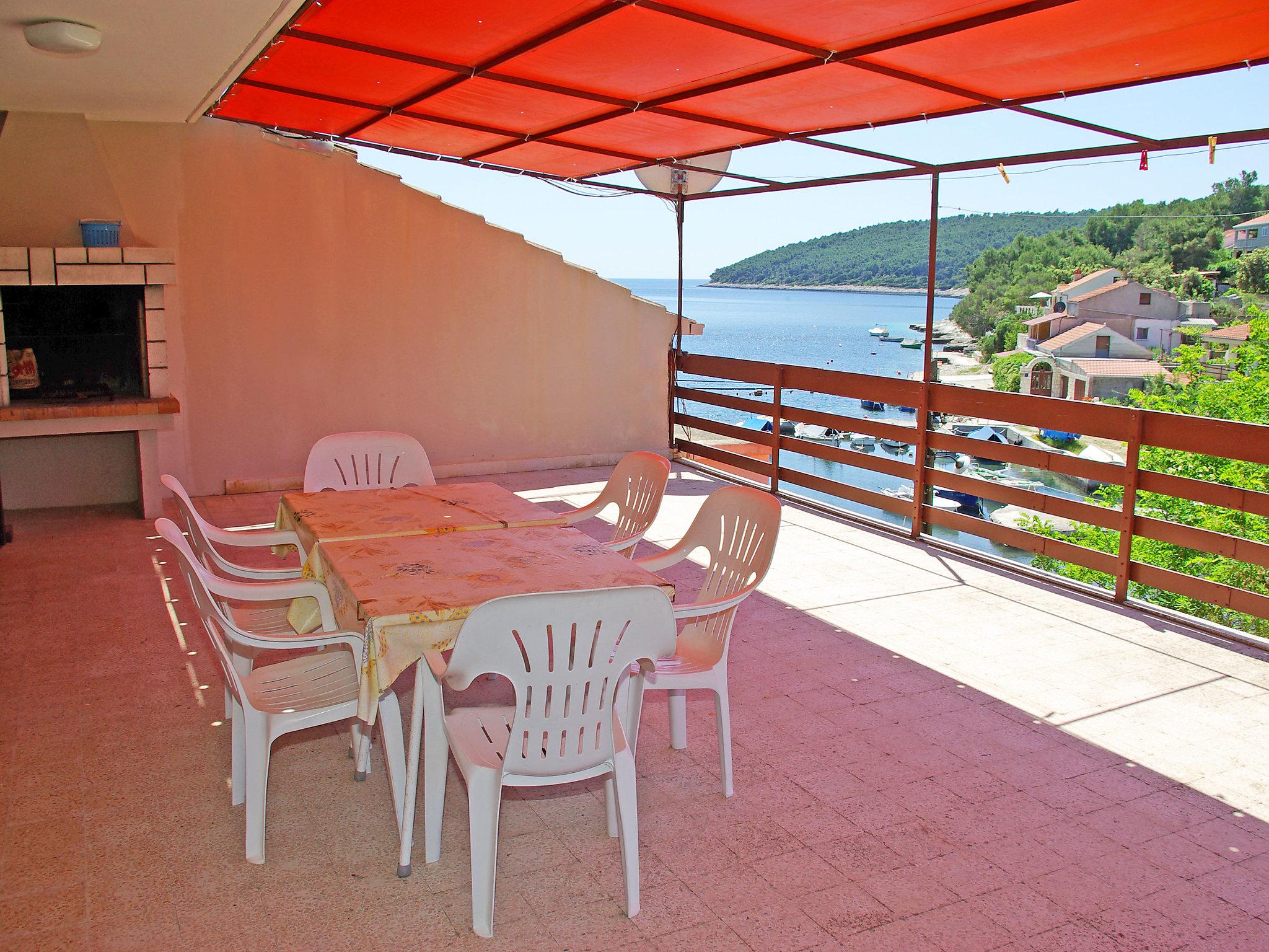 Foto 1 - Appartamento con 2 camere da letto a Vela Luka con terrazza e vista mare