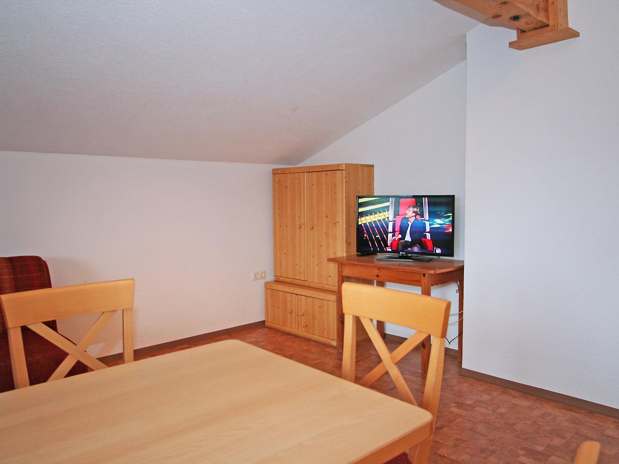 Foto 8 - Apartamento de 2 quartos em Fügen com jardim e terraço