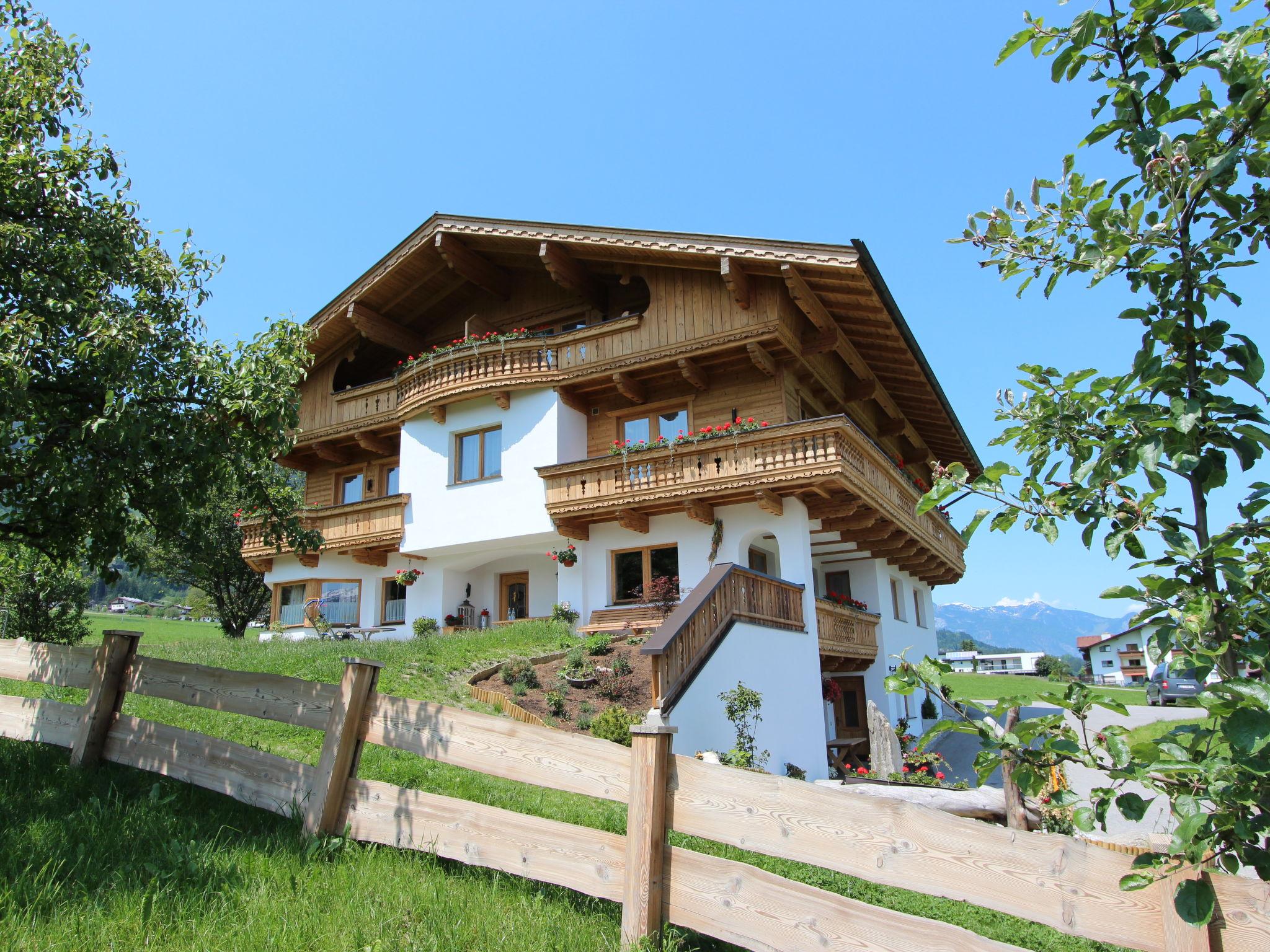 Foto 19 - Apartamento de 2 habitaciones en Fügen con jardín y vistas a la montaña