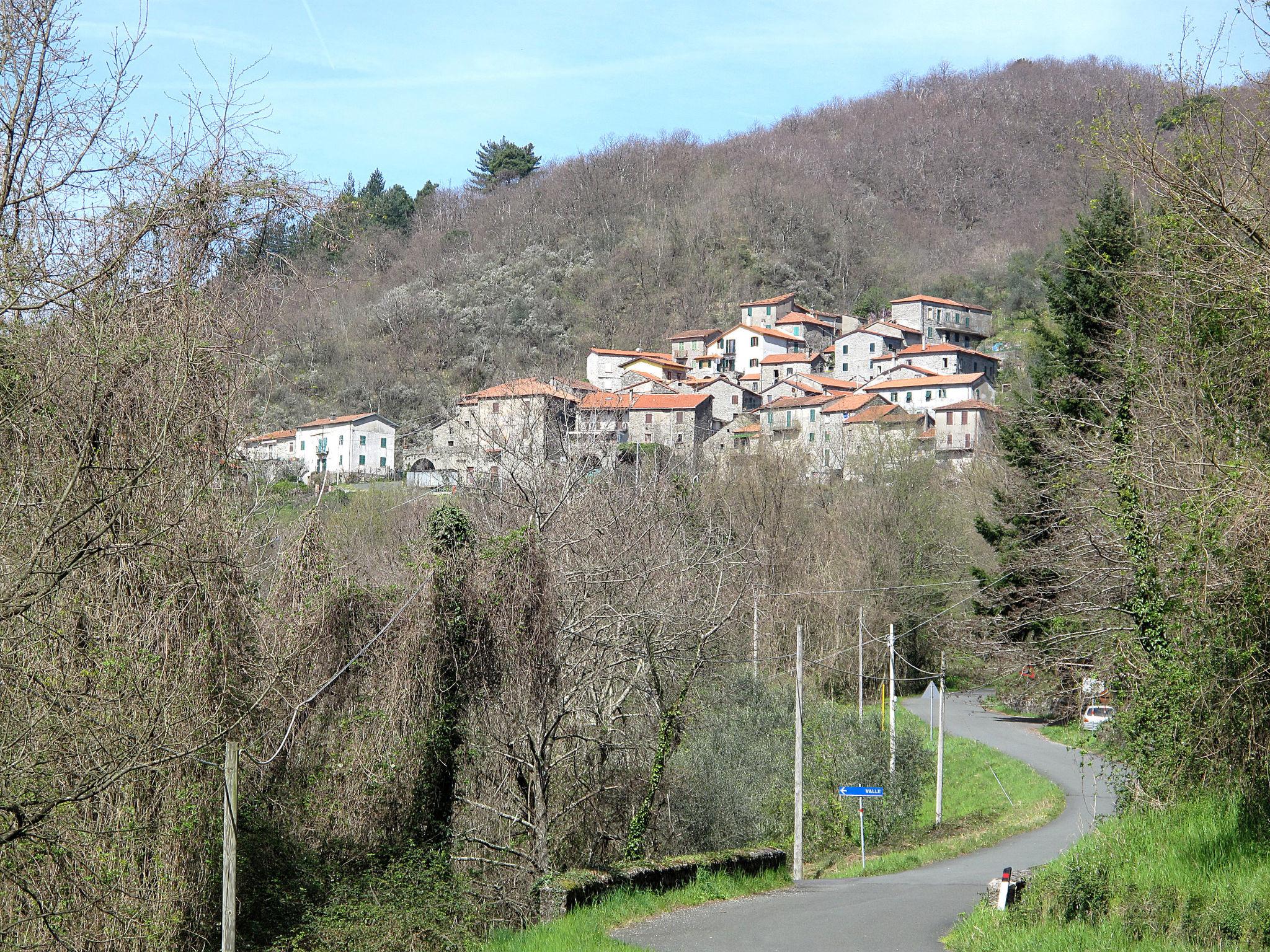 Photo 28 - Maison de 2 chambres à Tresana avec jardin et terrasse