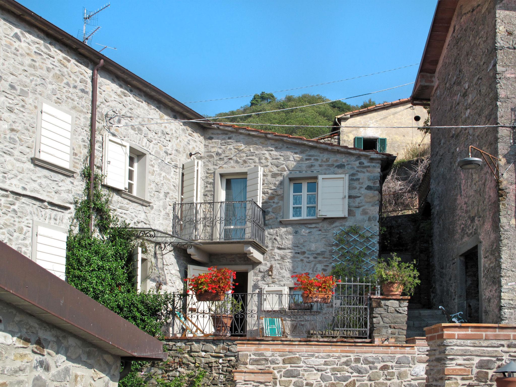 Foto 2 - Casa de 2 quartos em Tresana com jardim e terraço