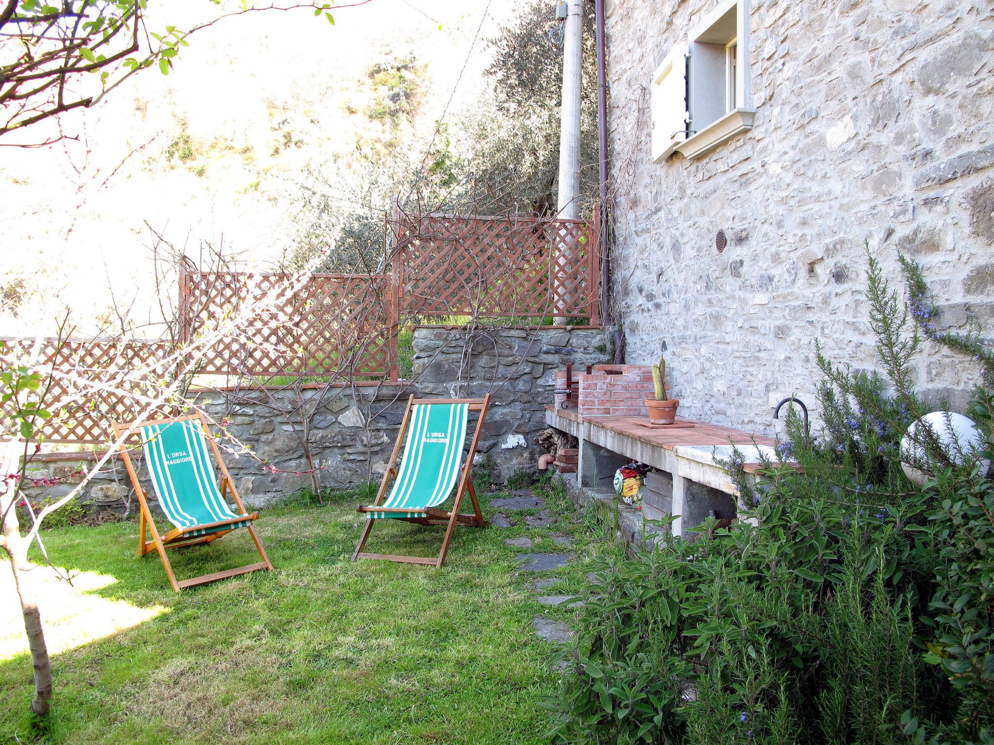 Photo 21 - Maison de 2 chambres à Tresana avec jardin et terrasse