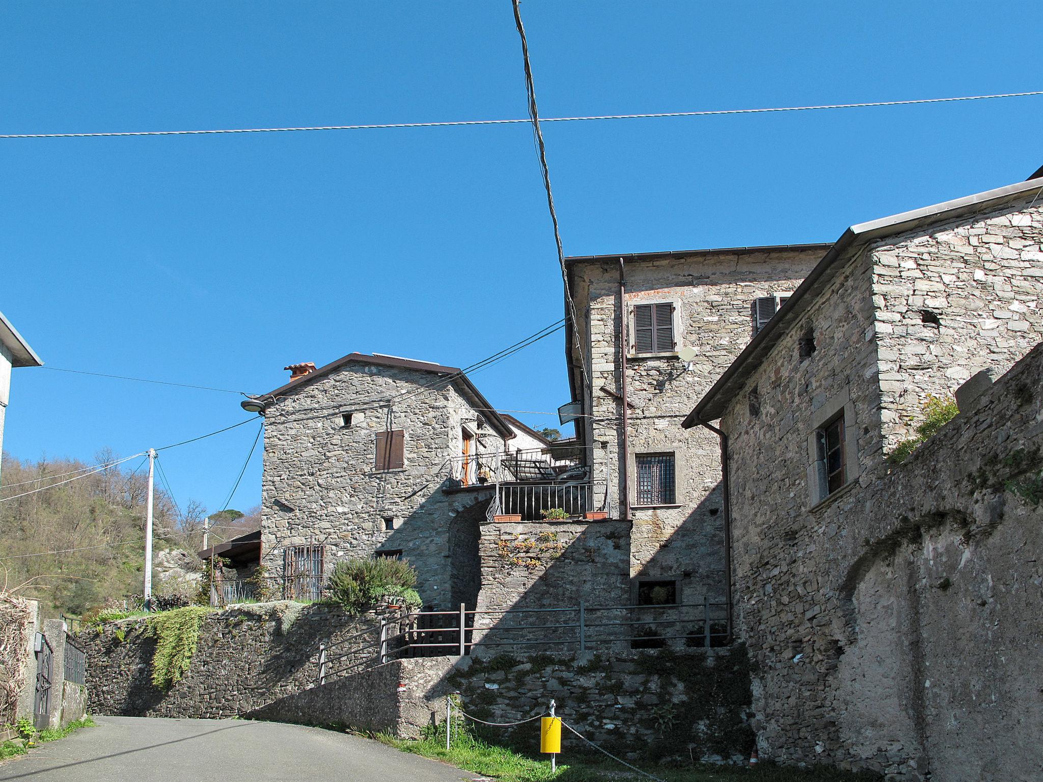 Photo 26 - Maison de 2 chambres à Tresana avec jardin et terrasse