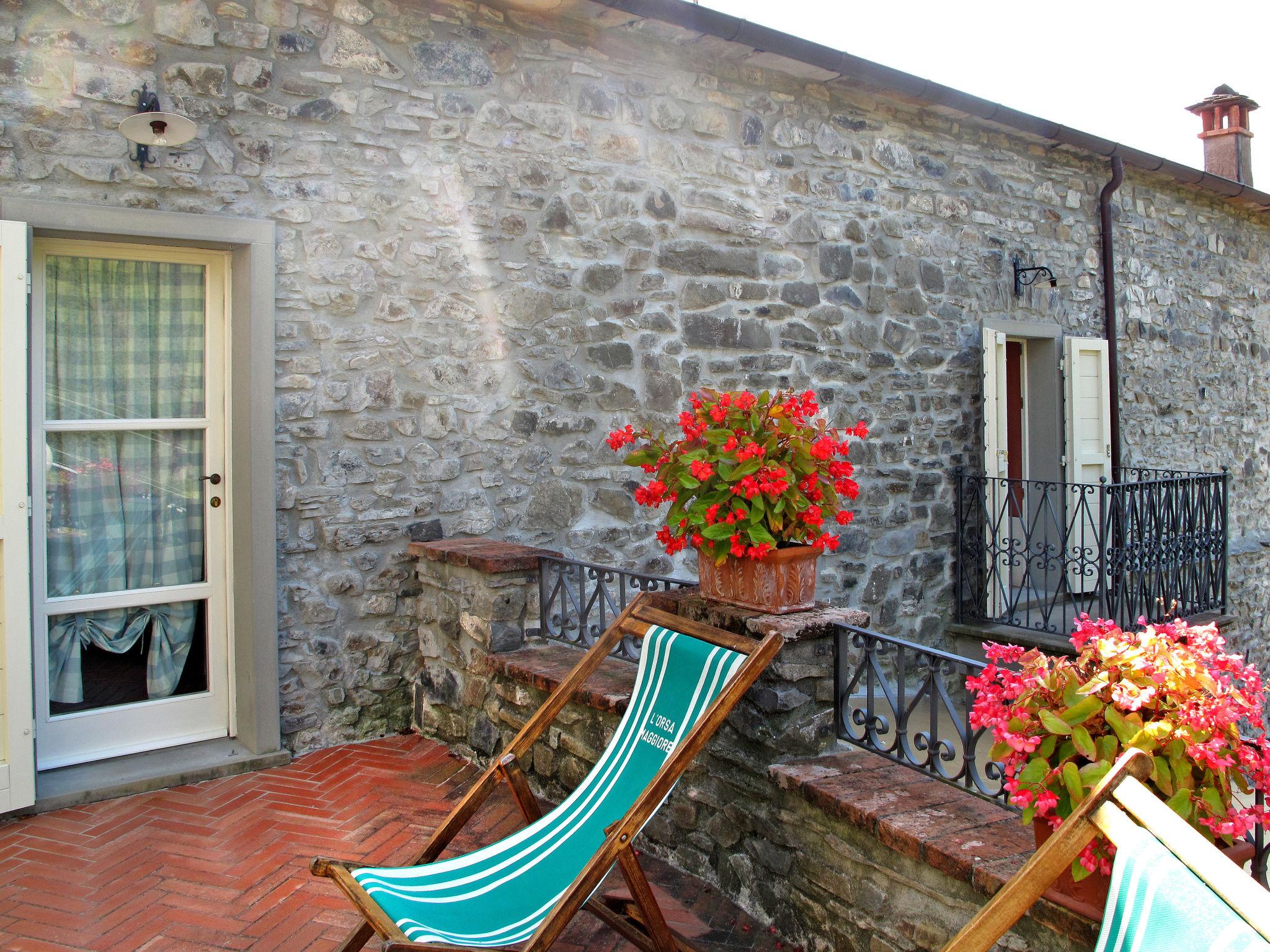 Photo 18 - Maison de 2 chambres à Tresana avec jardin et terrasse