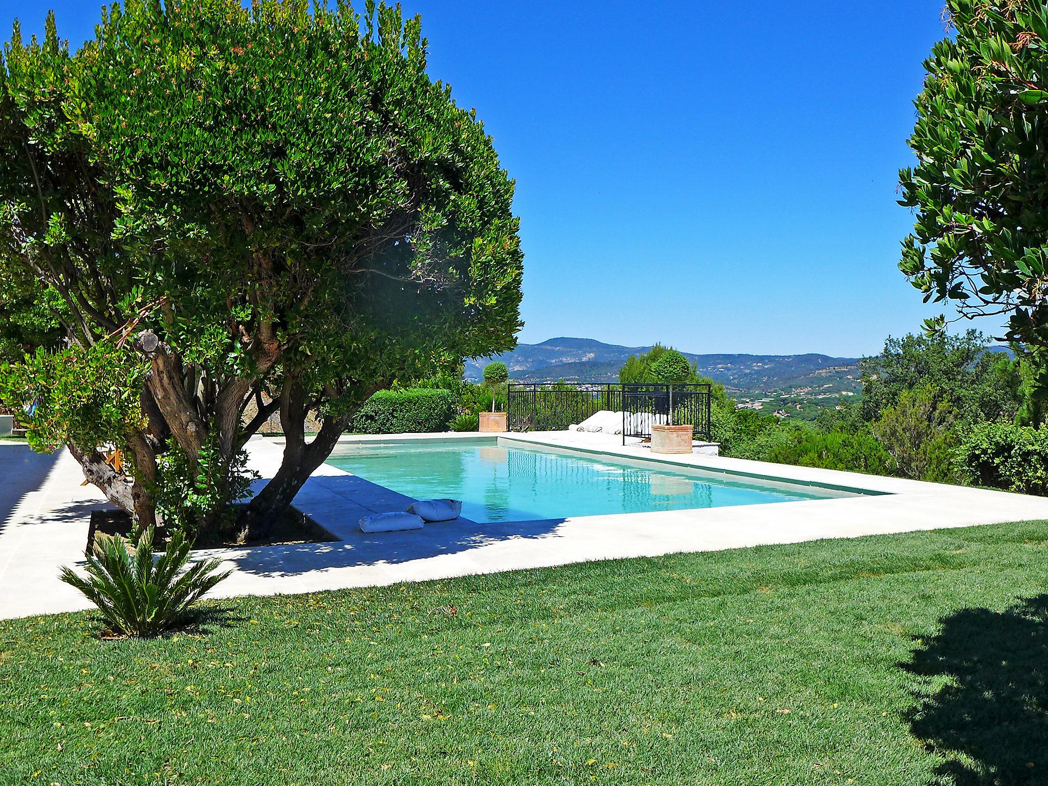 Foto 31 - Casa de 5 quartos em Sainte-Maxime com piscina privada e vistas do mar
