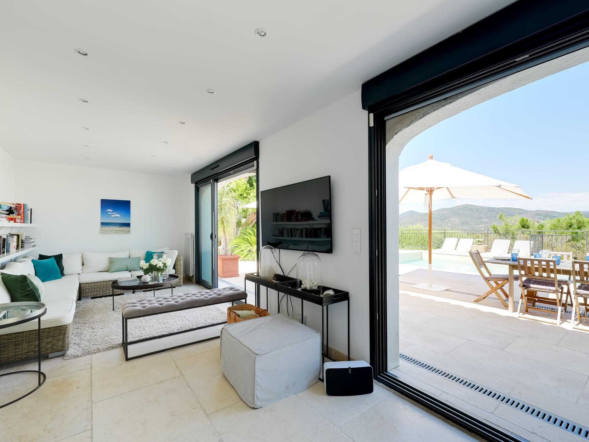 Foto 2 - Casa de 5 habitaciones en Sainte-Maxime con piscina privada y vistas al mar