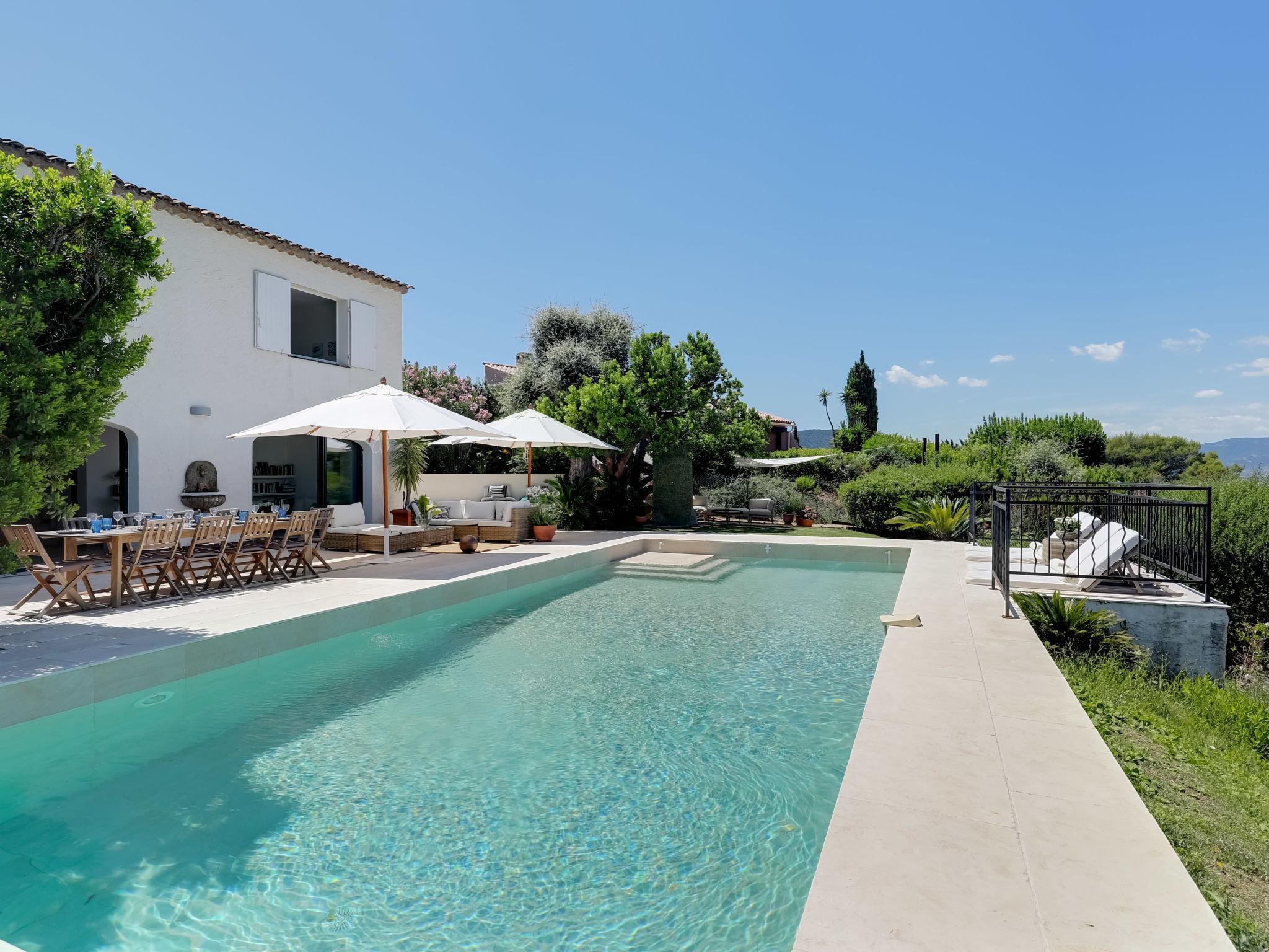 Foto 1 - Casa con 5 camere da letto a Sainte-Maxime con piscina privata e vista mare