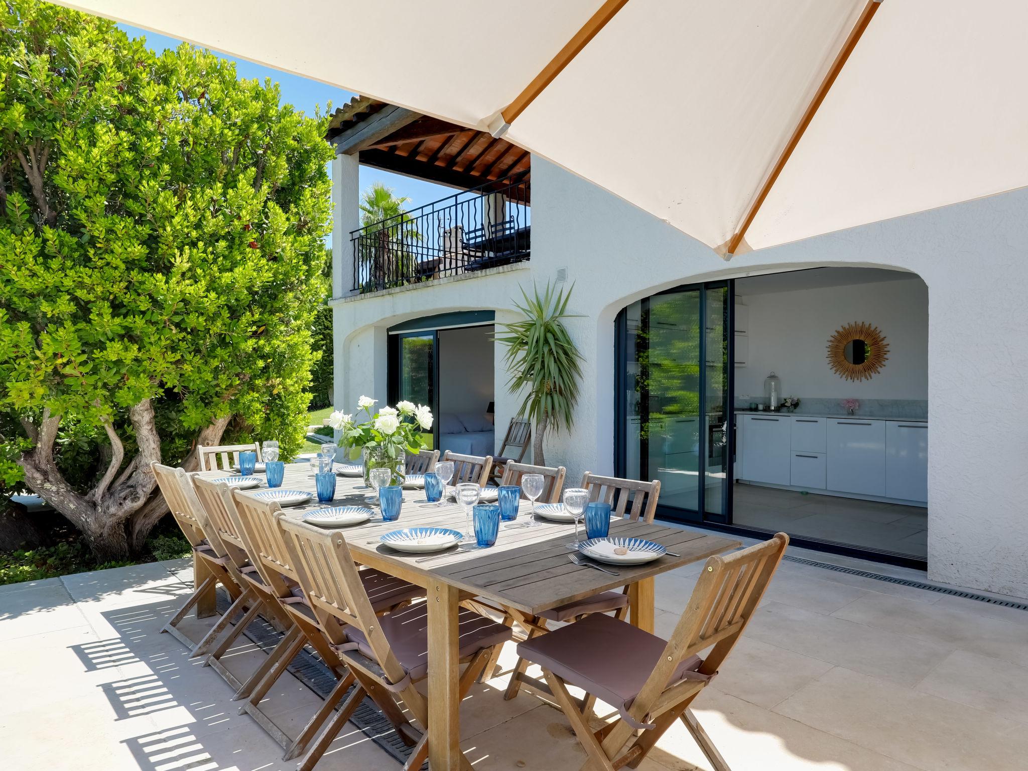 Foto 22 - Casa de 5 quartos em Sainte-Maxime com piscina privada e vistas do mar