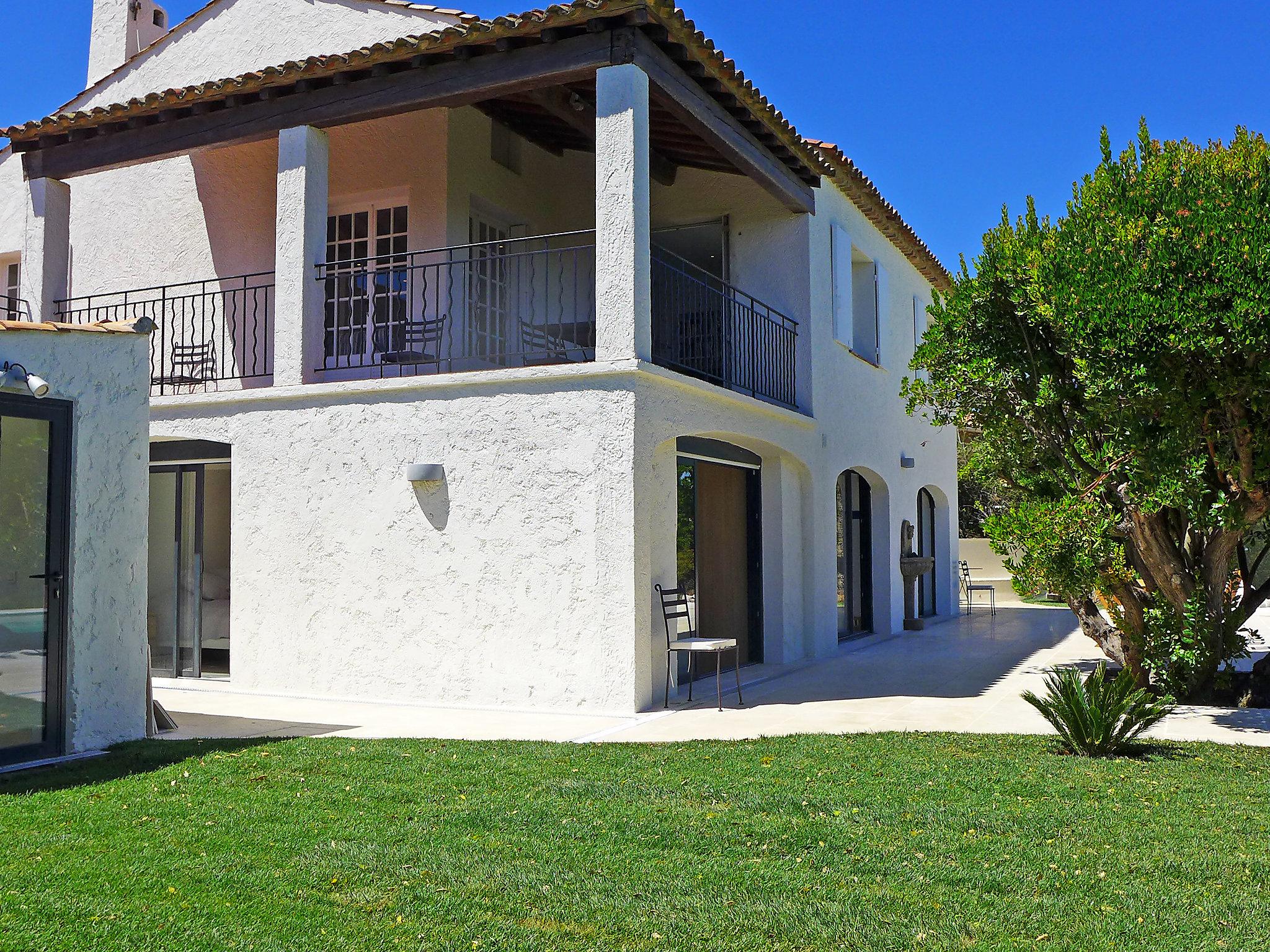Foto 26 - Casa de 5 habitaciones en Sainte-Maxime con piscina privada y vistas al mar
