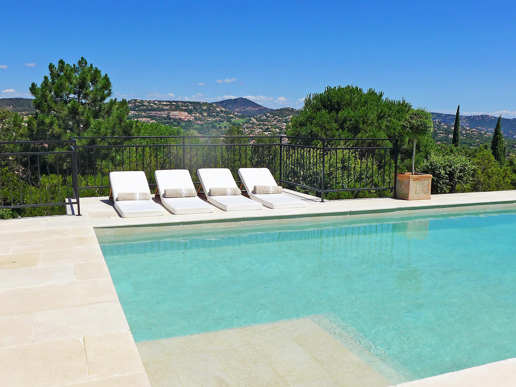 Foto 28 - Casa con 5 camere da letto a Sainte-Maxime con piscina privata e vista mare