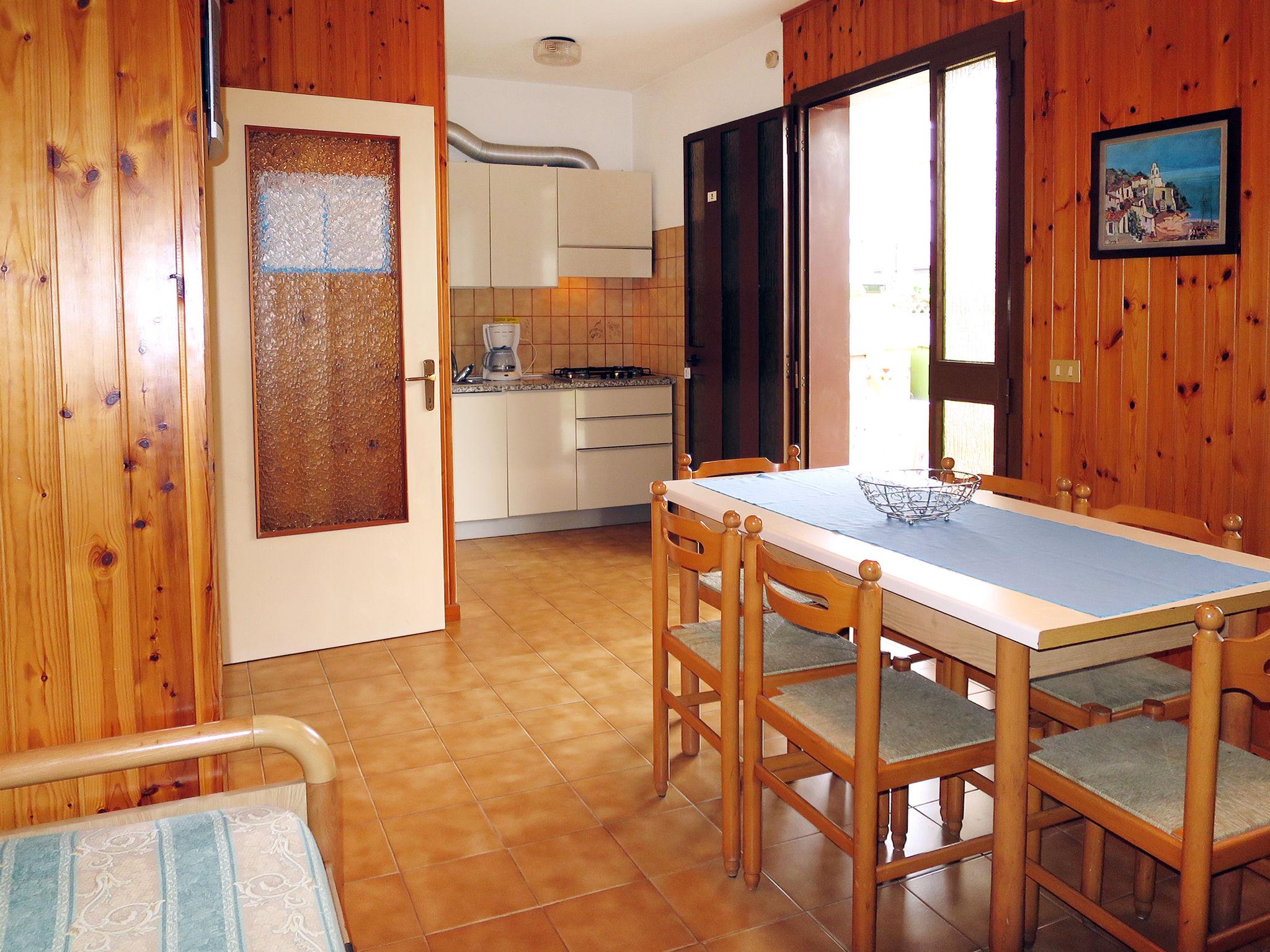 Photo 4 - 2 bedroom Apartment in San Michele al Tagliamento with garden and sea view