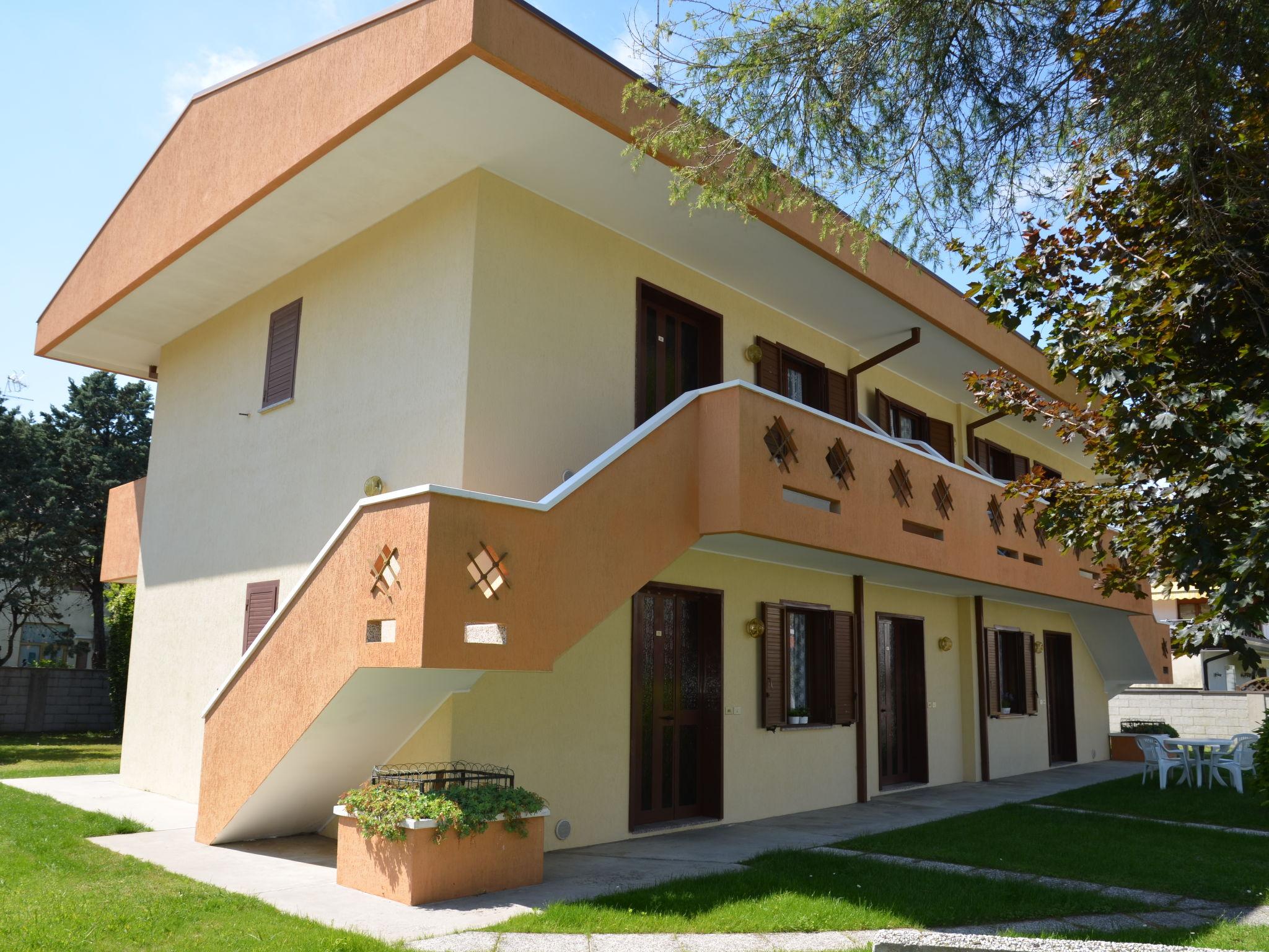 Photo 3 - Appartement de 2 chambres à San Michele al Tagliamento avec jardin et terrasse