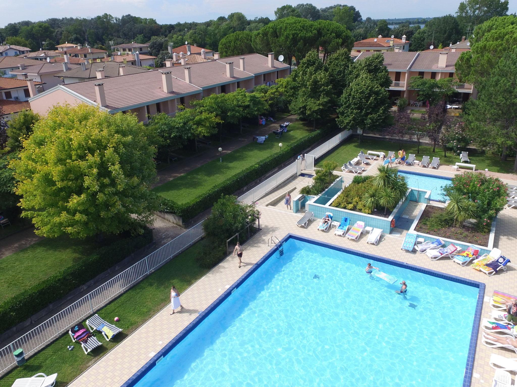 Foto 3 - Casa con 2 camere da letto a San Michele al Tagliamento con piscina e giardino