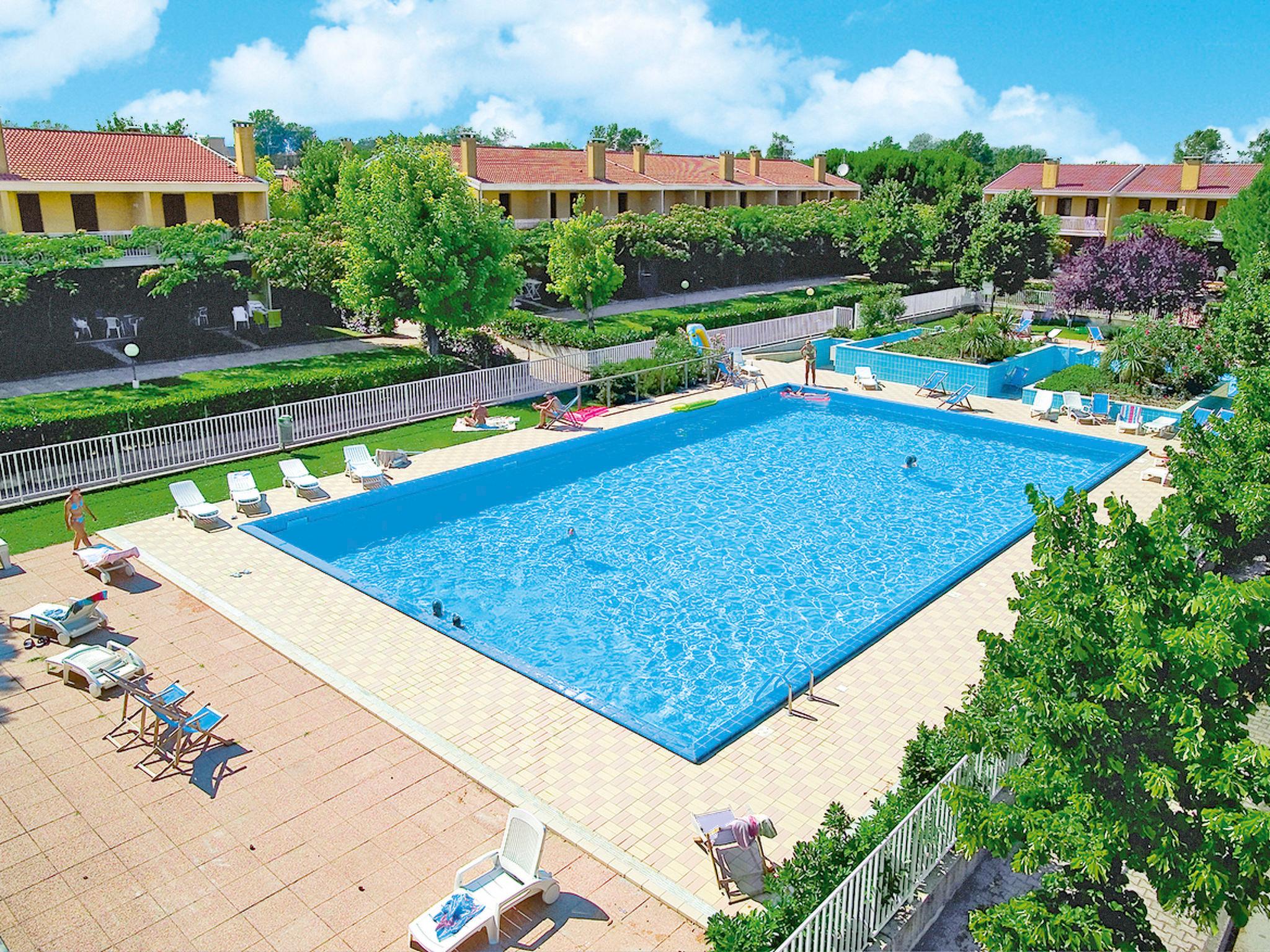 Photo 16 - Maison de 2 chambres à San Michele al Tagliamento avec piscine et jardin