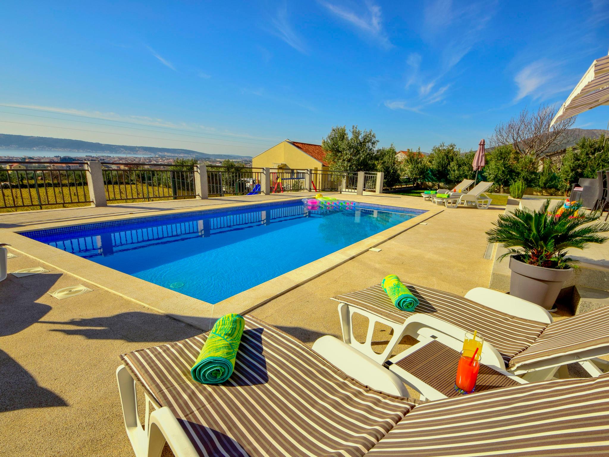Foto 22 - Casa de 2 quartos em Kaštela com piscina privada e terraço