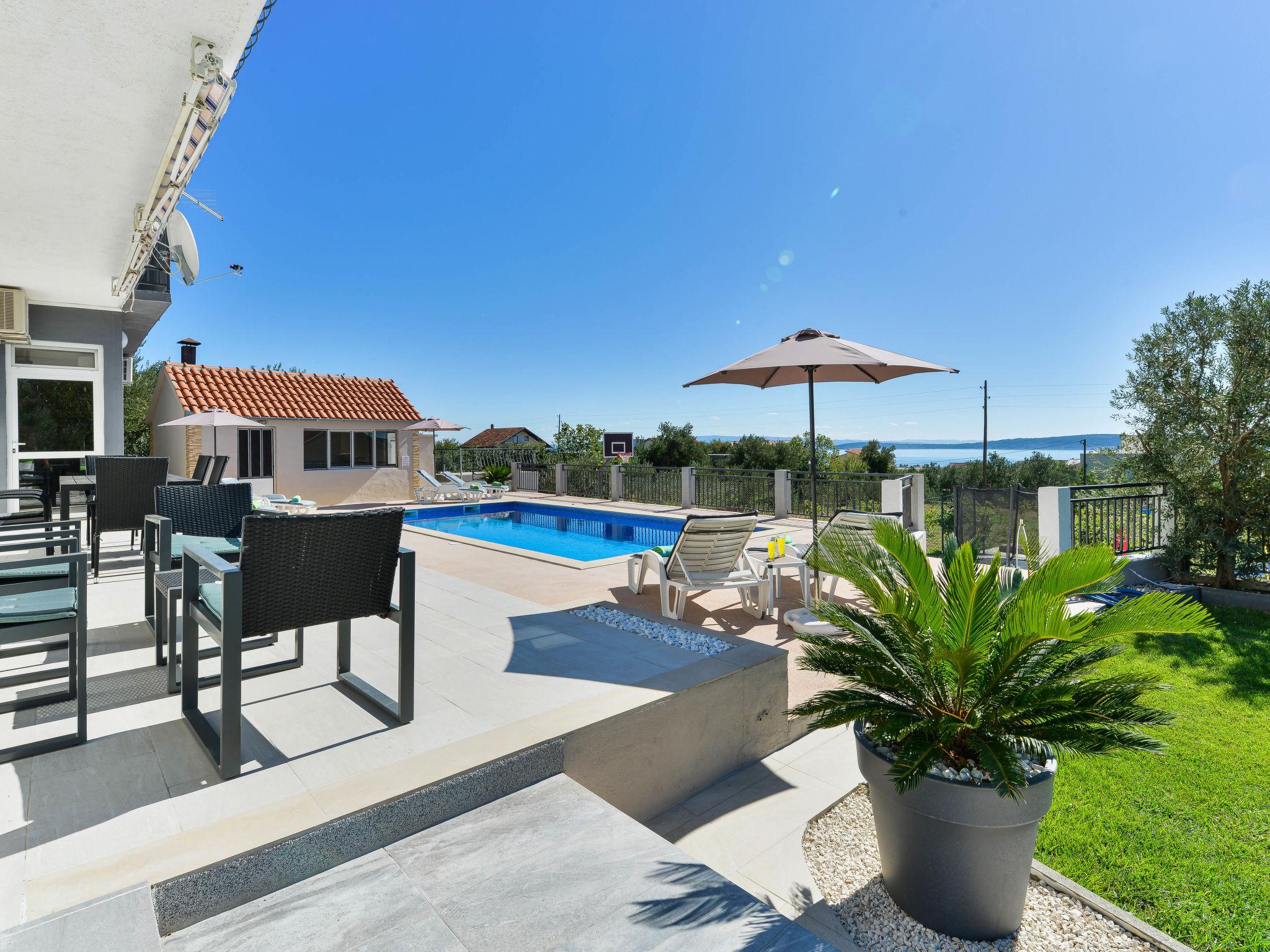 Photo 44 - Maison de 2 chambres à Kaštela avec piscine privée et terrasse