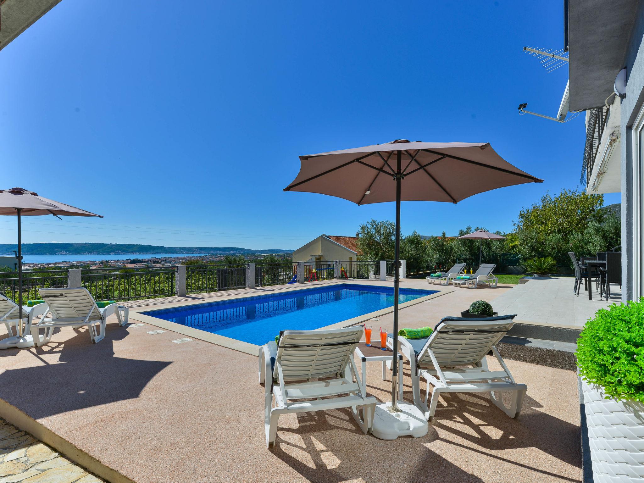 Foto 39 - Casa con 2 camere da letto a Kaštela con piscina privata e terrazza