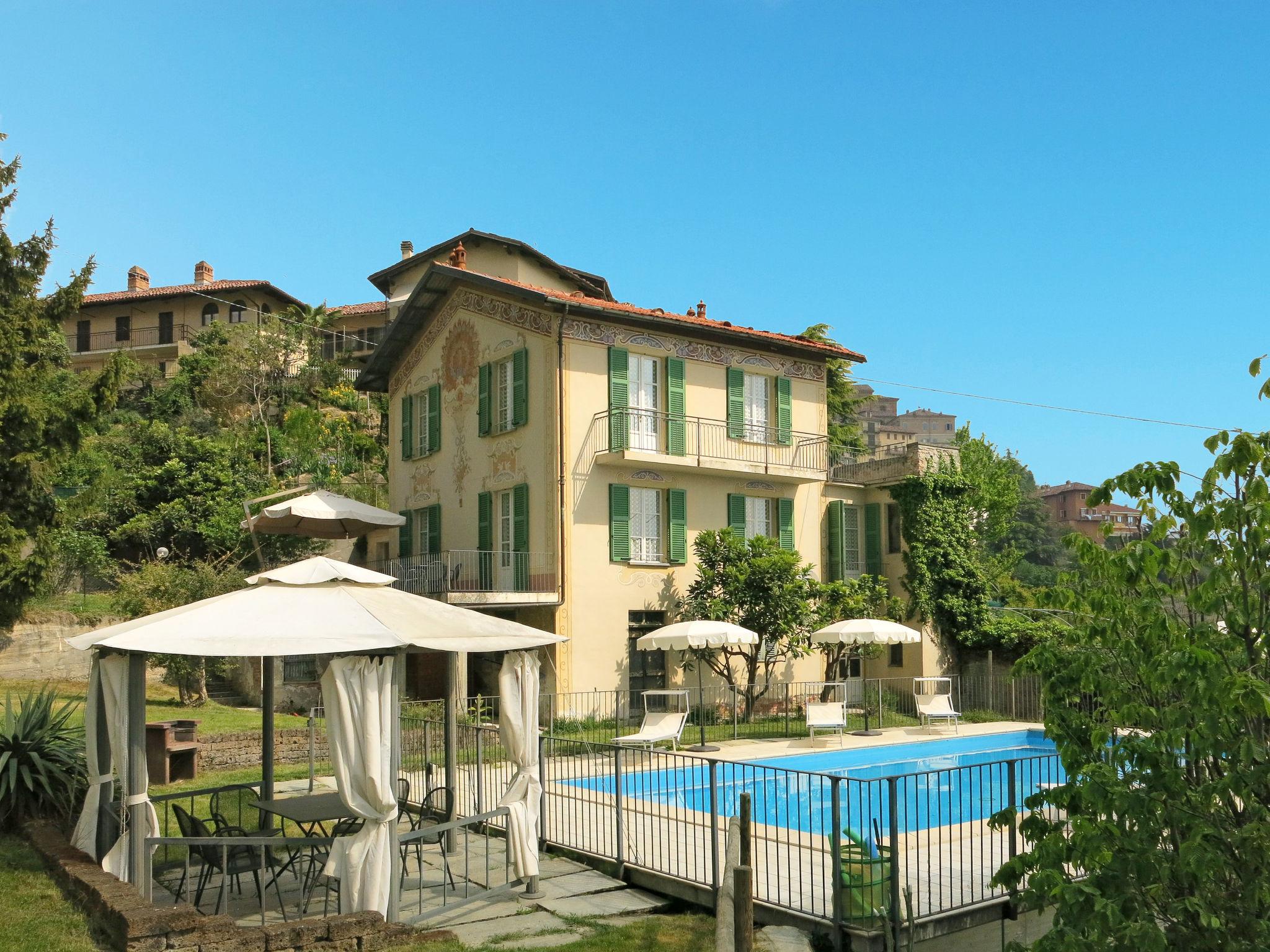Foto 35 - Casa de 4 quartos em La Morra com piscina privada e jardim