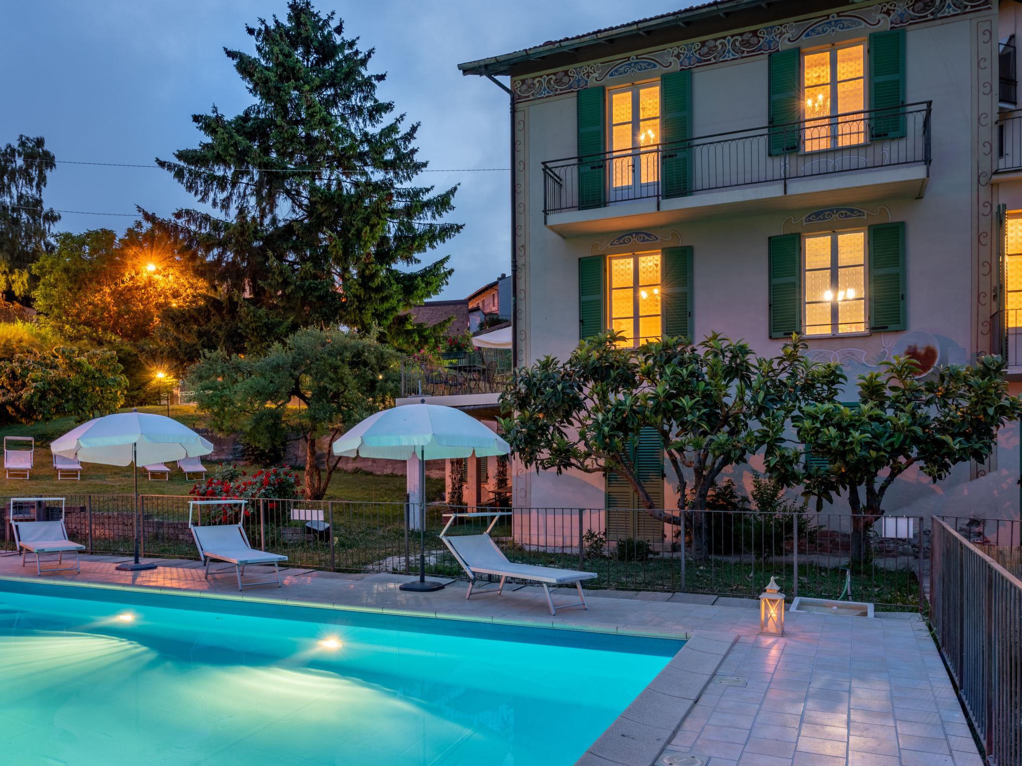 Photo 38 - Maison de 4 chambres à La Morra avec piscine privée et jardin