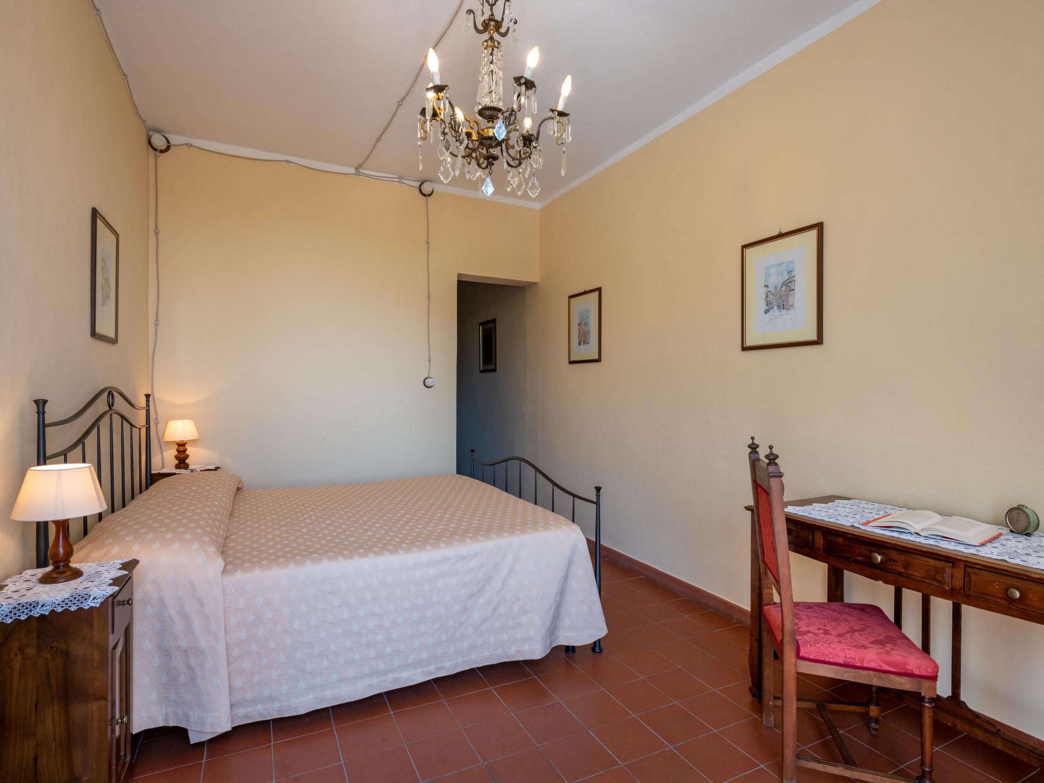 Foto 16 - Casa con 4 camere da letto a La Morra con piscina e giardino