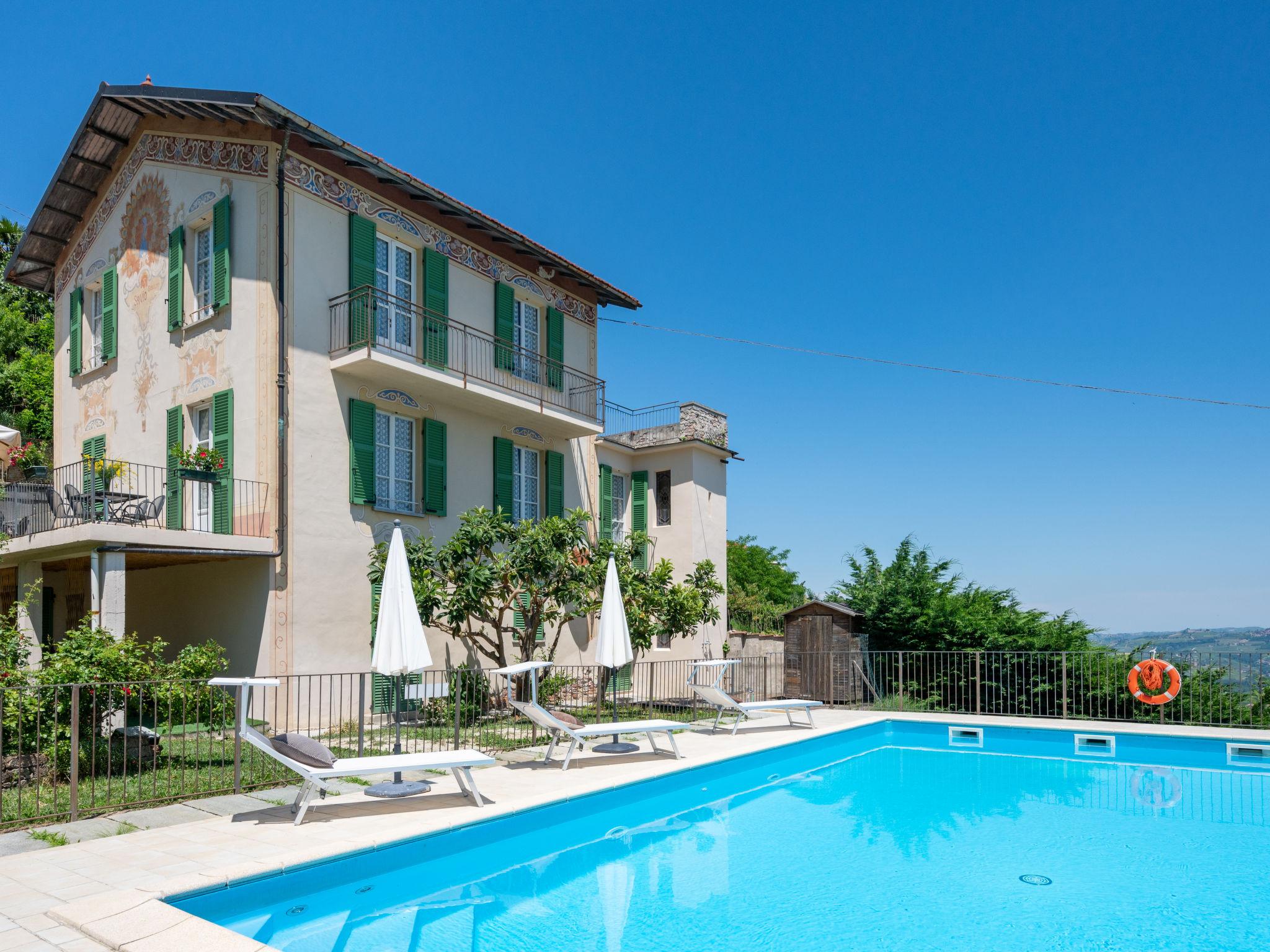 Photo 31 - Maison de 4 chambres à La Morra avec piscine privée et jardin