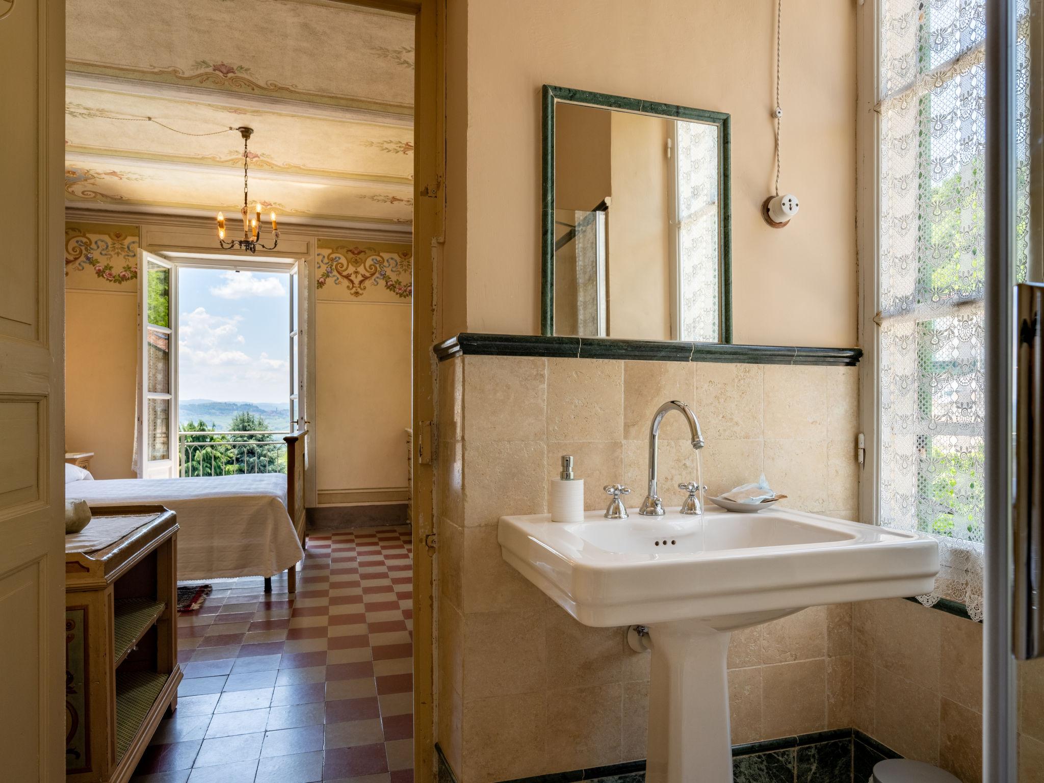 Foto 23 - Casa con 4 camere da letto a La Morra con piscina e giardino