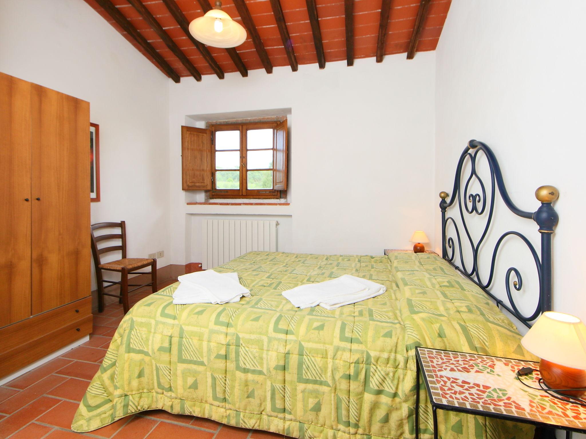 Photo 16 - 5 bedroom House in Gaiole in Chianti with swimming pool and garden