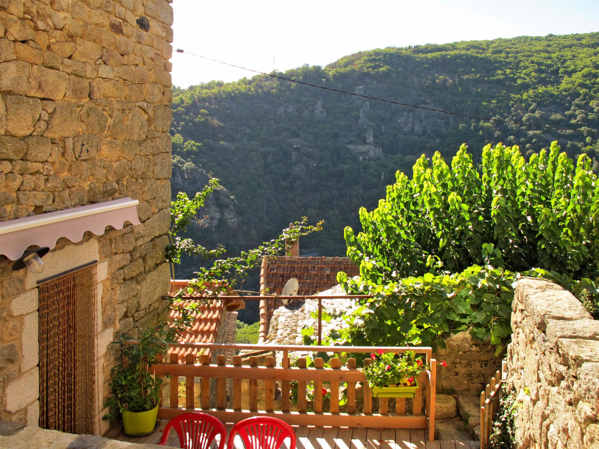 Foto 1 - Haus mit 1 Schlafzimmer in Sainte-Marguerite-Lafigère mit terrasse