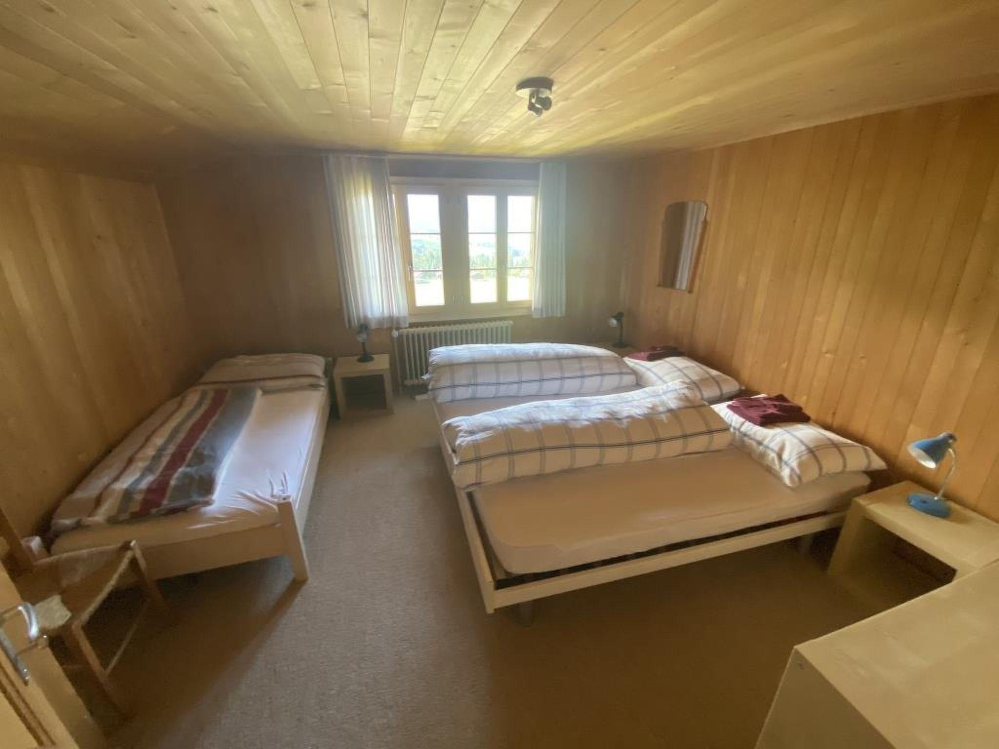 Foto 14 - Apartment mit 4 Schlafzimmern in Saanen