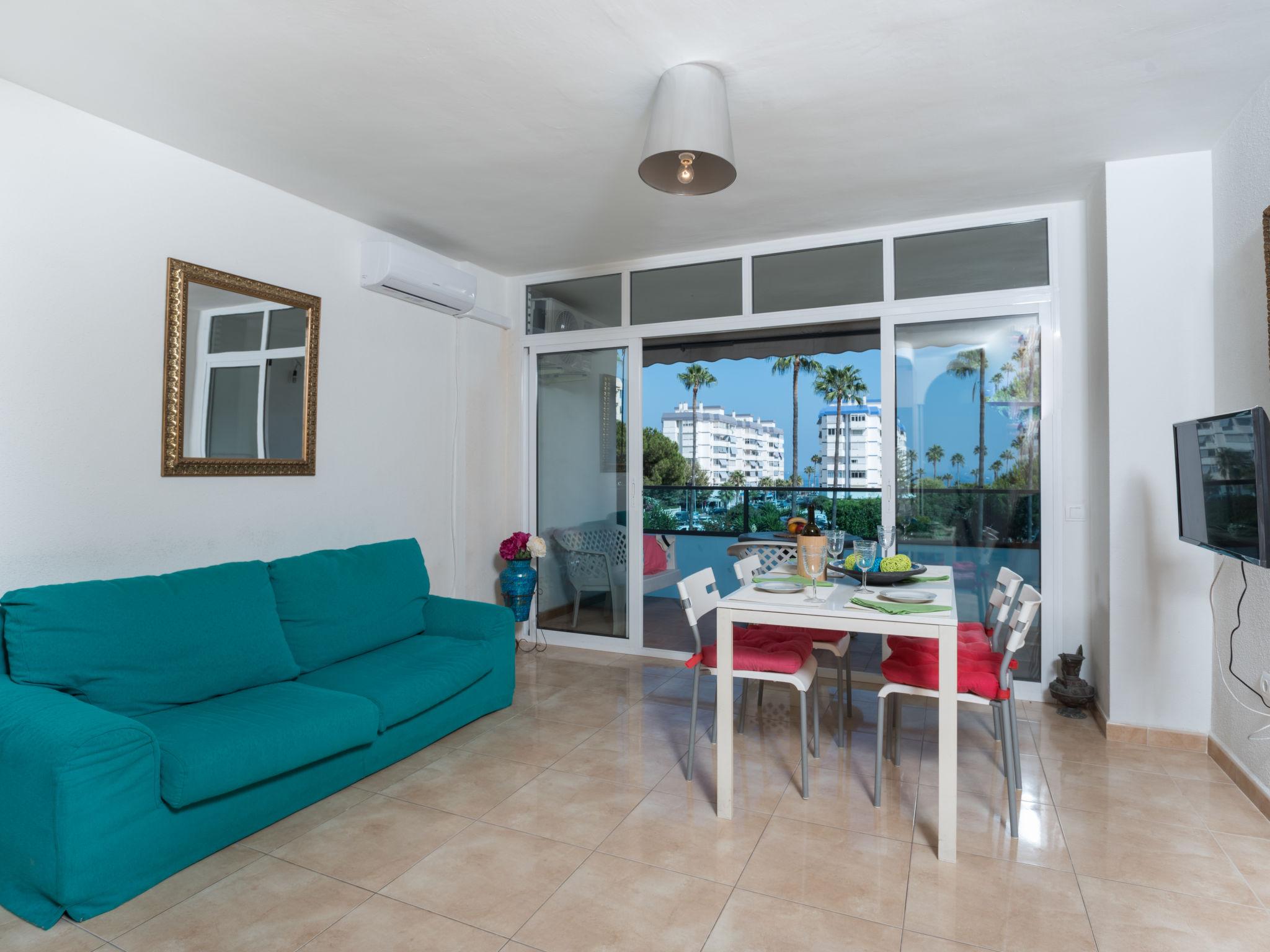 Foto 7 - Apartamento de 2 quartos em Benalmádena com piscina e vistas do mar