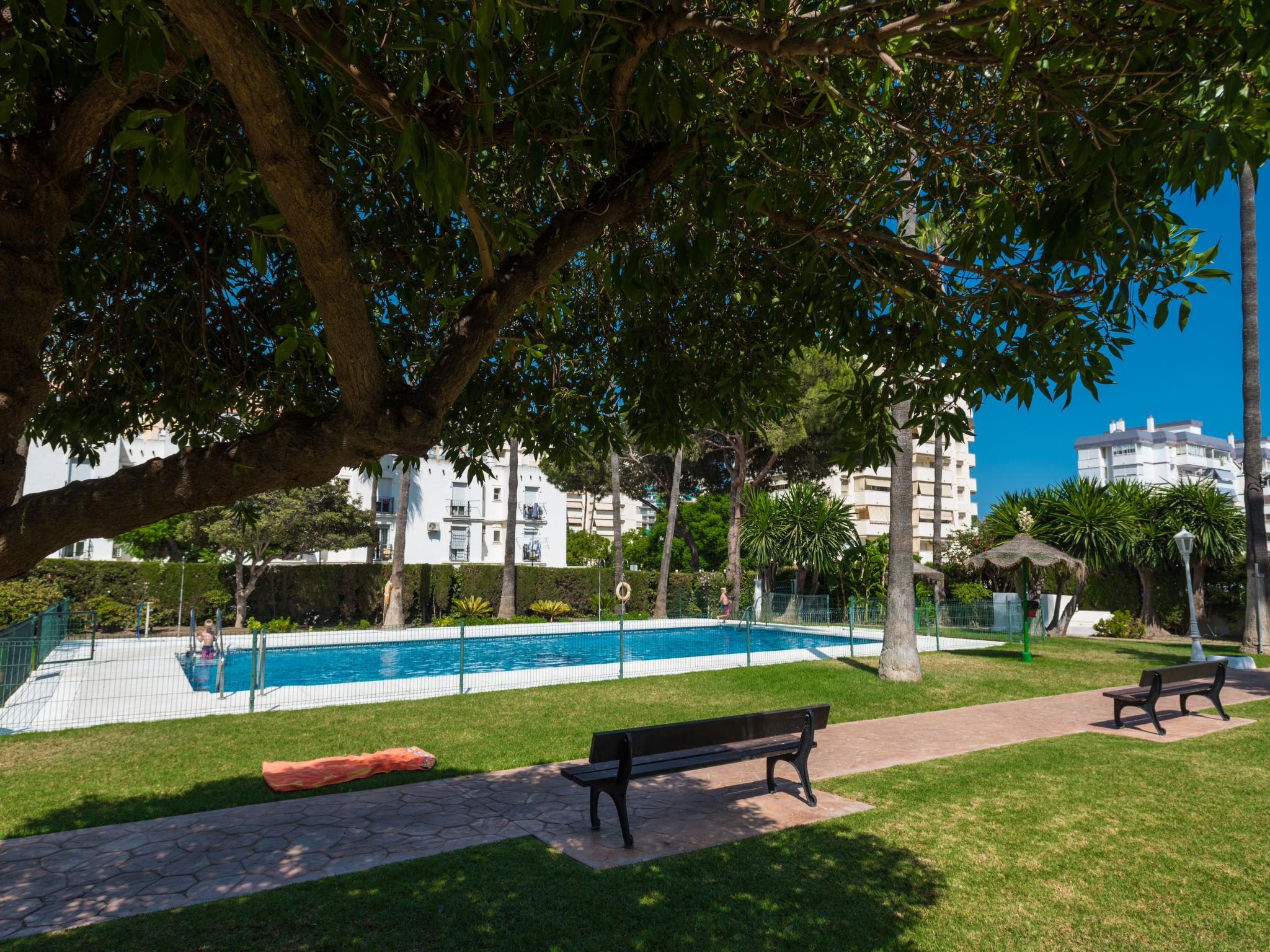 Foto 13 - Apartamento de 2 habitaciones en Benalmádena con piscina y vistas al mar