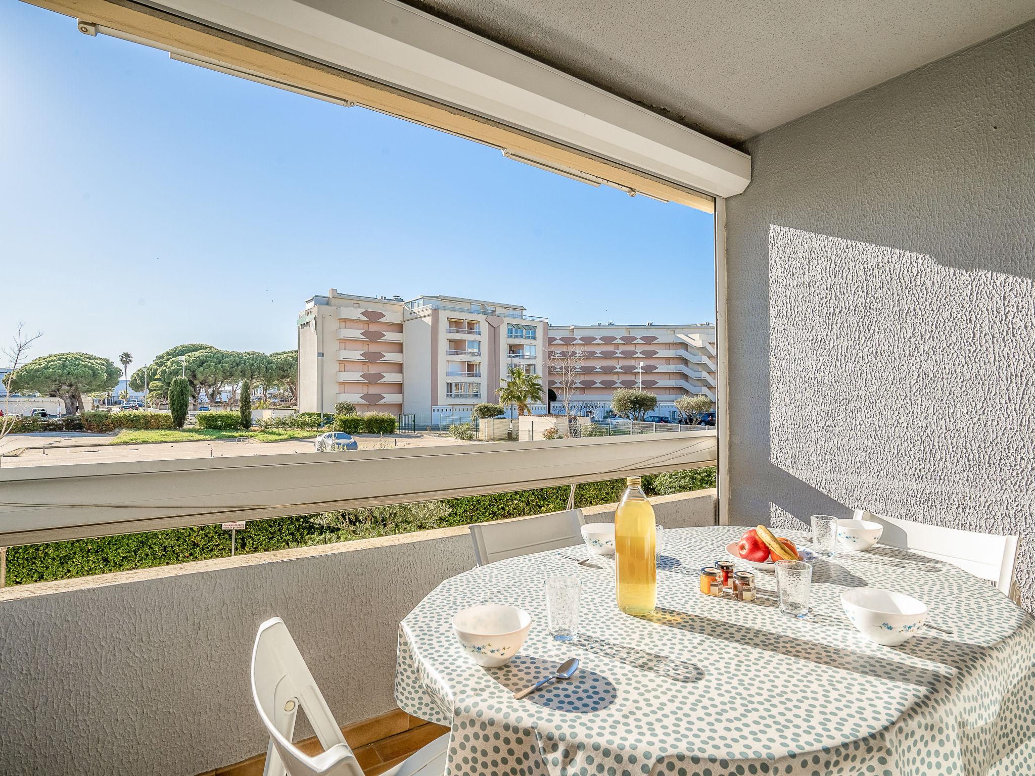 Foto 4 - Apartamento de 1 quarto em Le Grau-du-Roi com terraço e vistas do mar