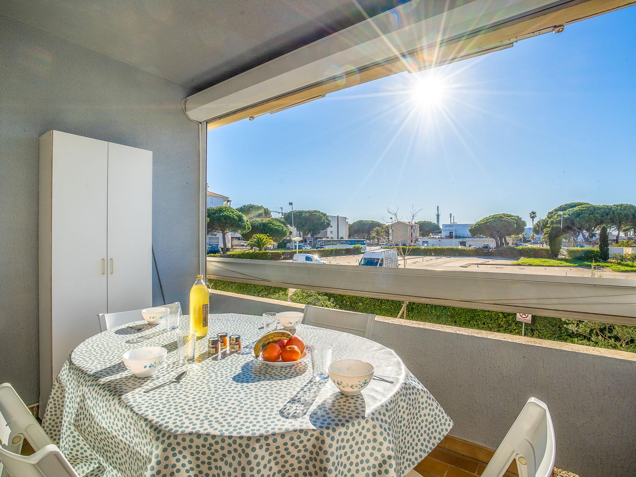 Foto 1 - Apartment mit 1 Schlafzimmer in Le Grau-du-Roi mit terrasse und blick aufs meer