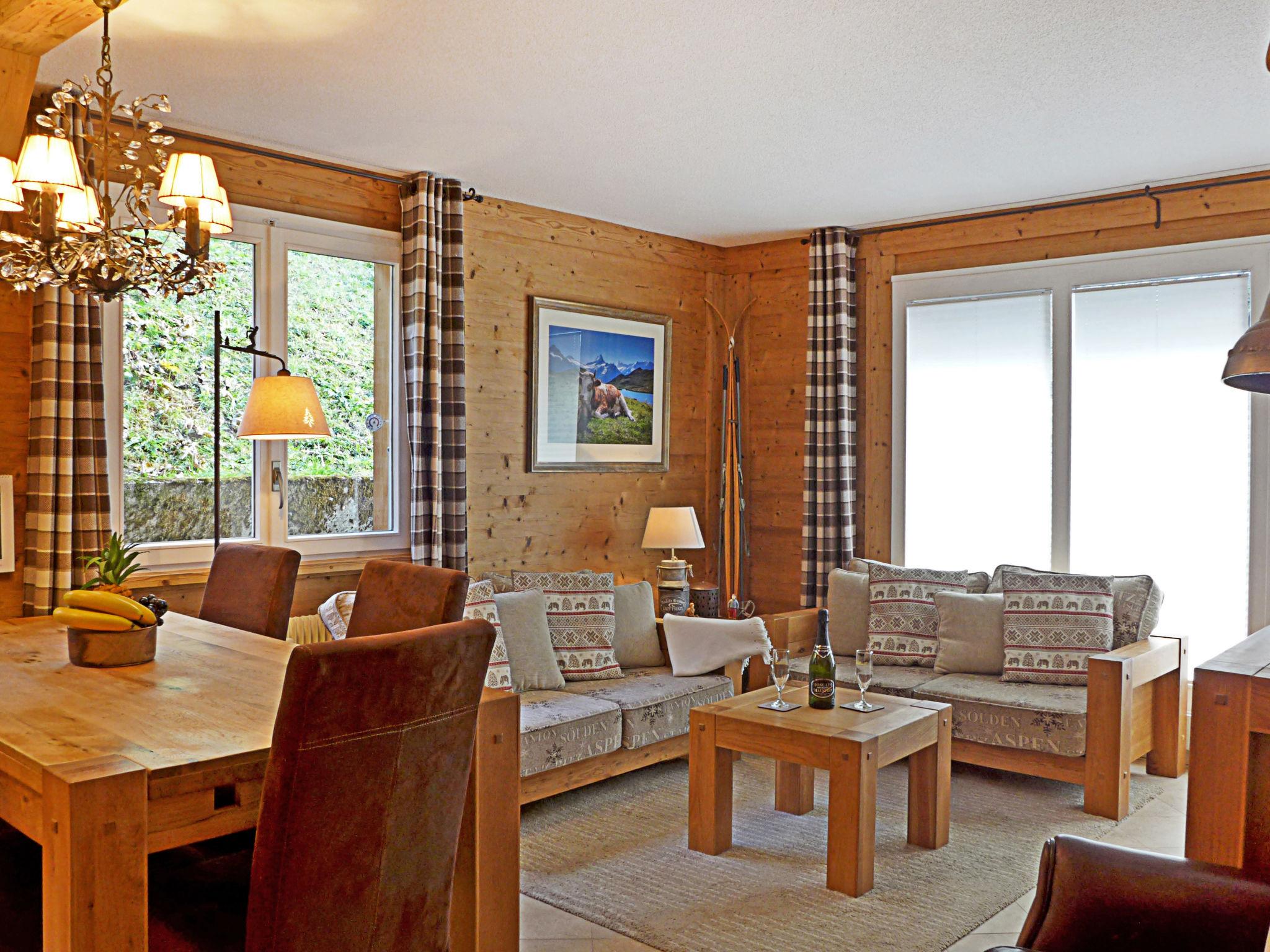 Foto 7 - Appartamento con 2 camere da letto a Lauterbrunnen con vista sulle montagne