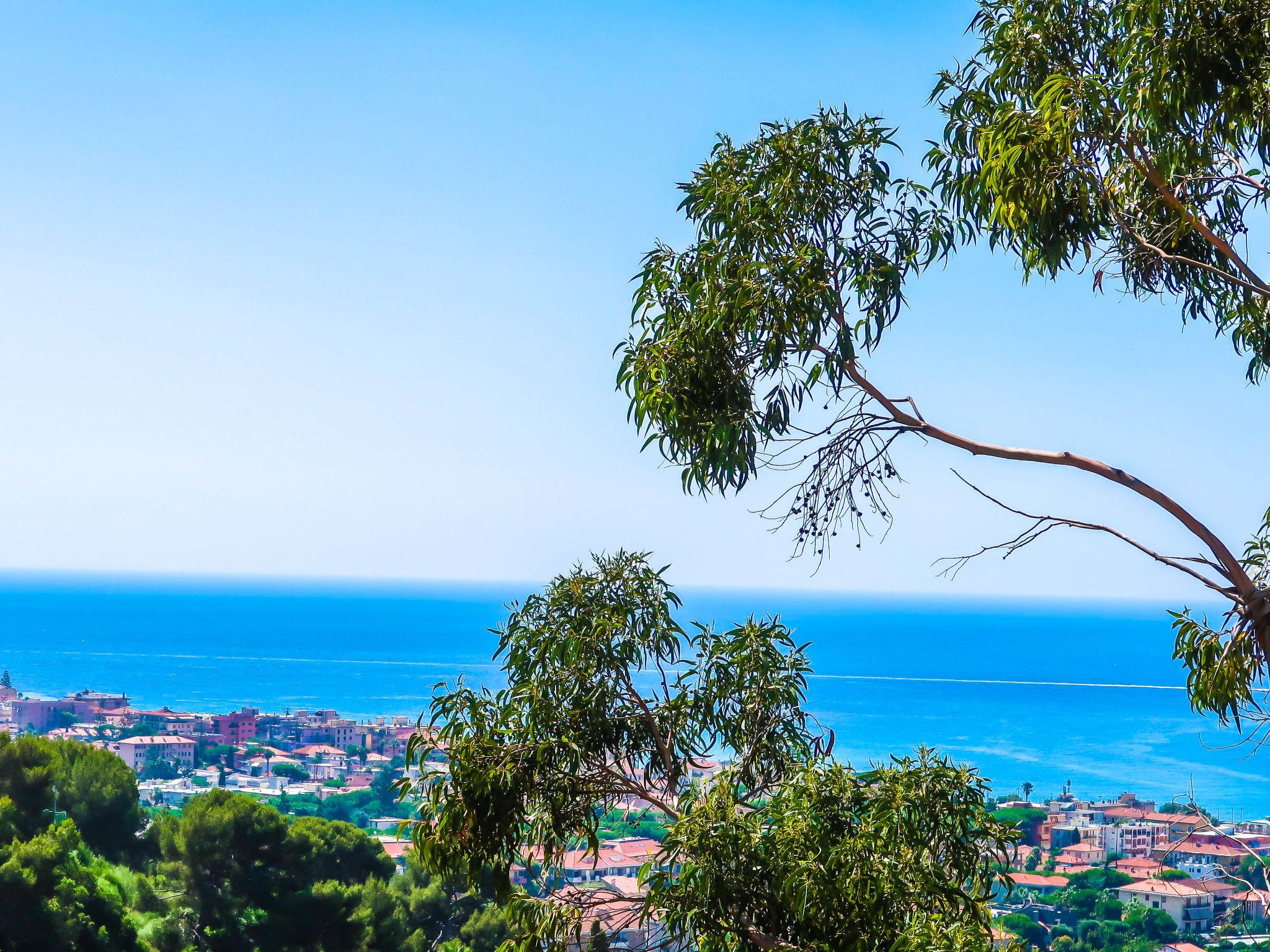 Foto 5 - Appartamento con 1 camera da letto a Vallecrosia con vista mare