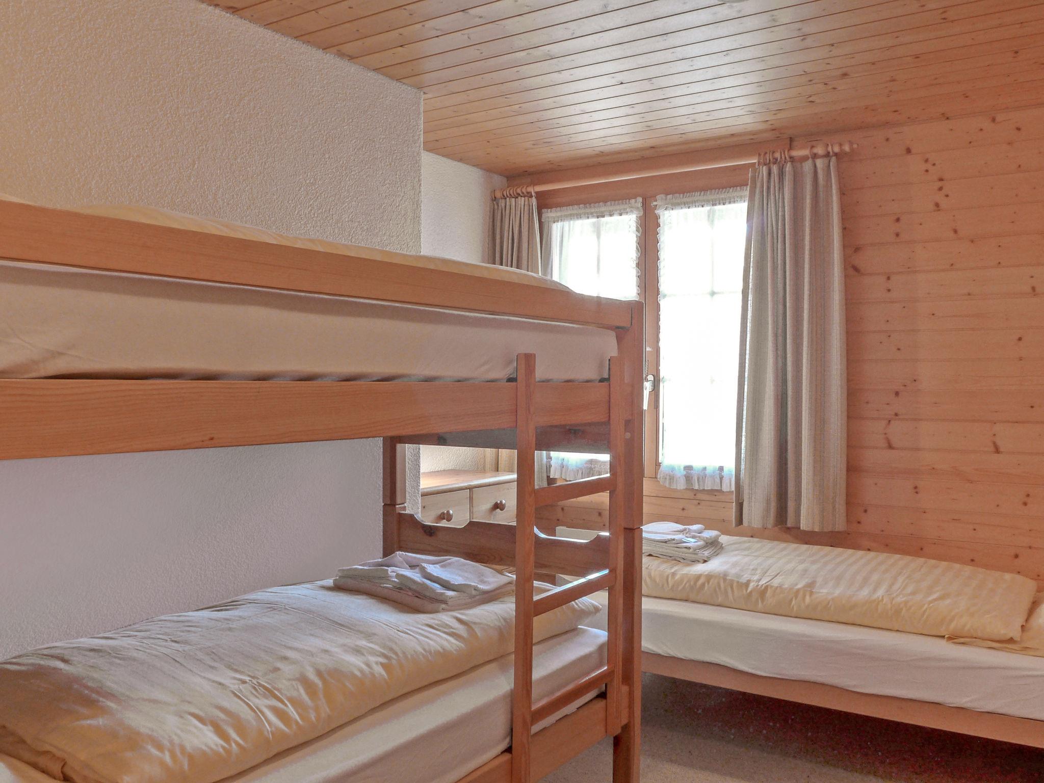 Photo 11 - Appartement de 3 chambres à Lauterbrunnen avec vues sur la montagne