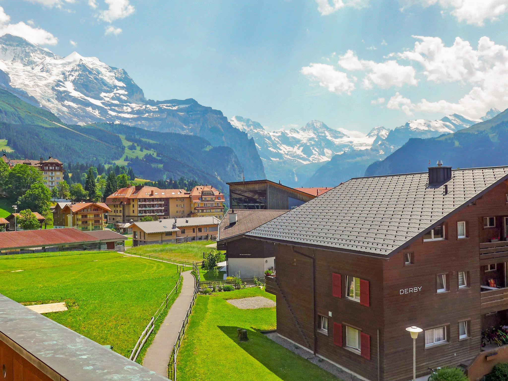 Foto 17 - Appartamento con 3 camere da letto a Lauterbrunnen con vista sulle montagne