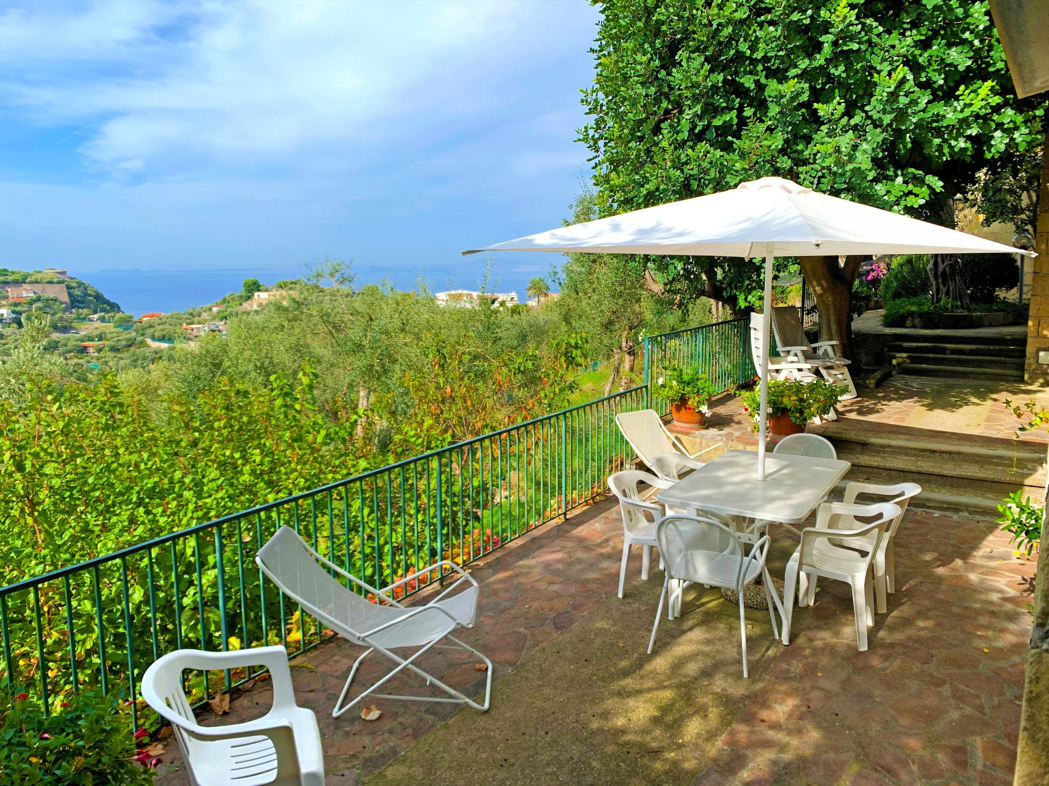 Photo 2 - Maison de 3 chambres à Massa Lubrense avec jardin et vues à la mer