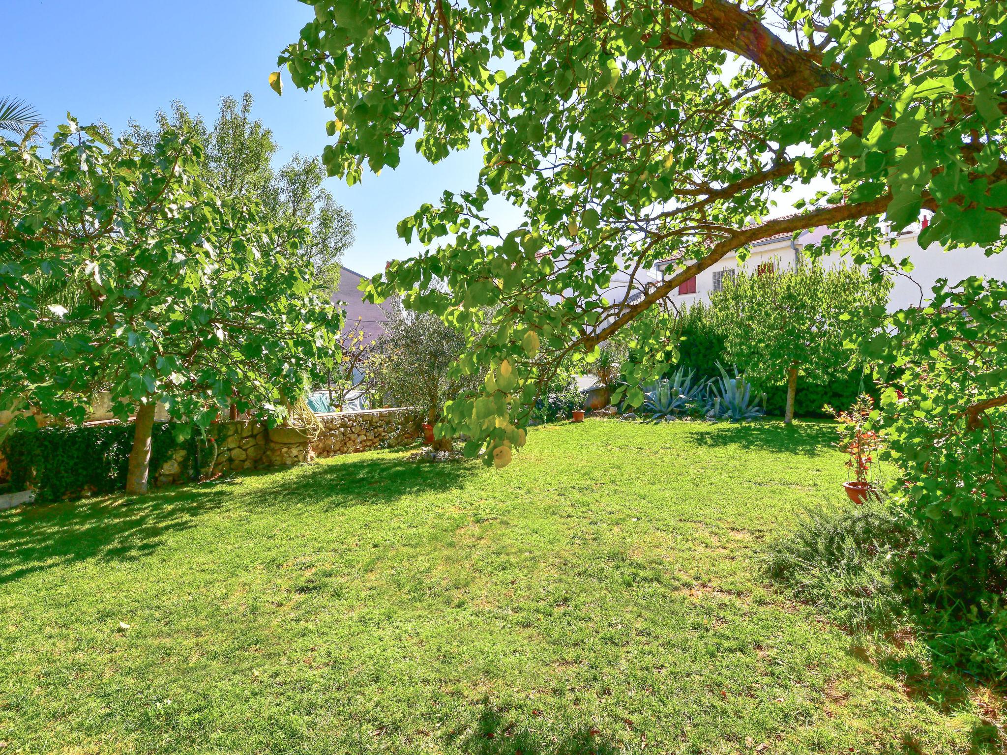 Photo 17 - Appartement de 2 chambres à Crikvenica avec jardin et terrasse