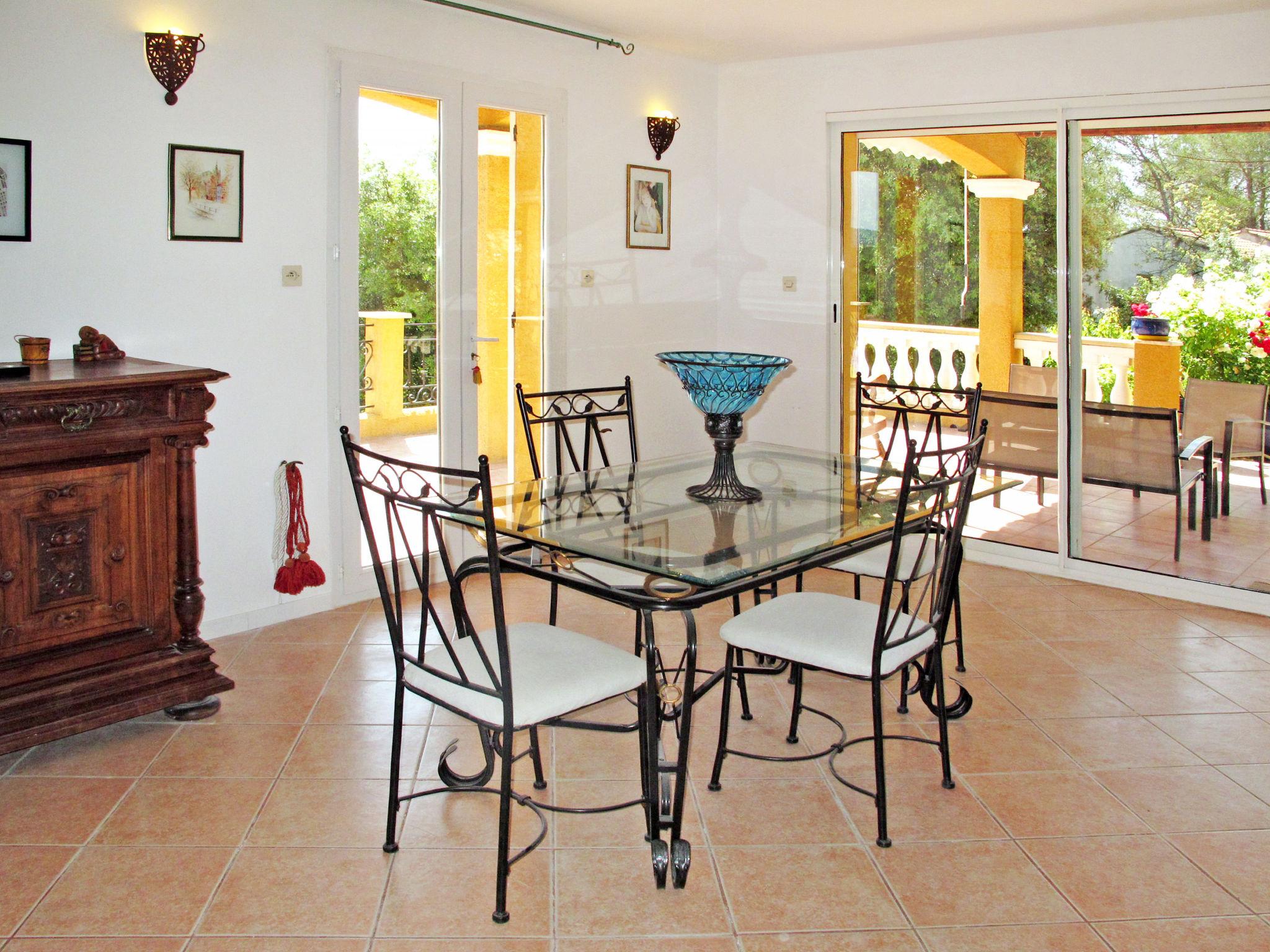 Photo 13 - 3 bedroom House in Montfort-sur-Argens with private pool and garden