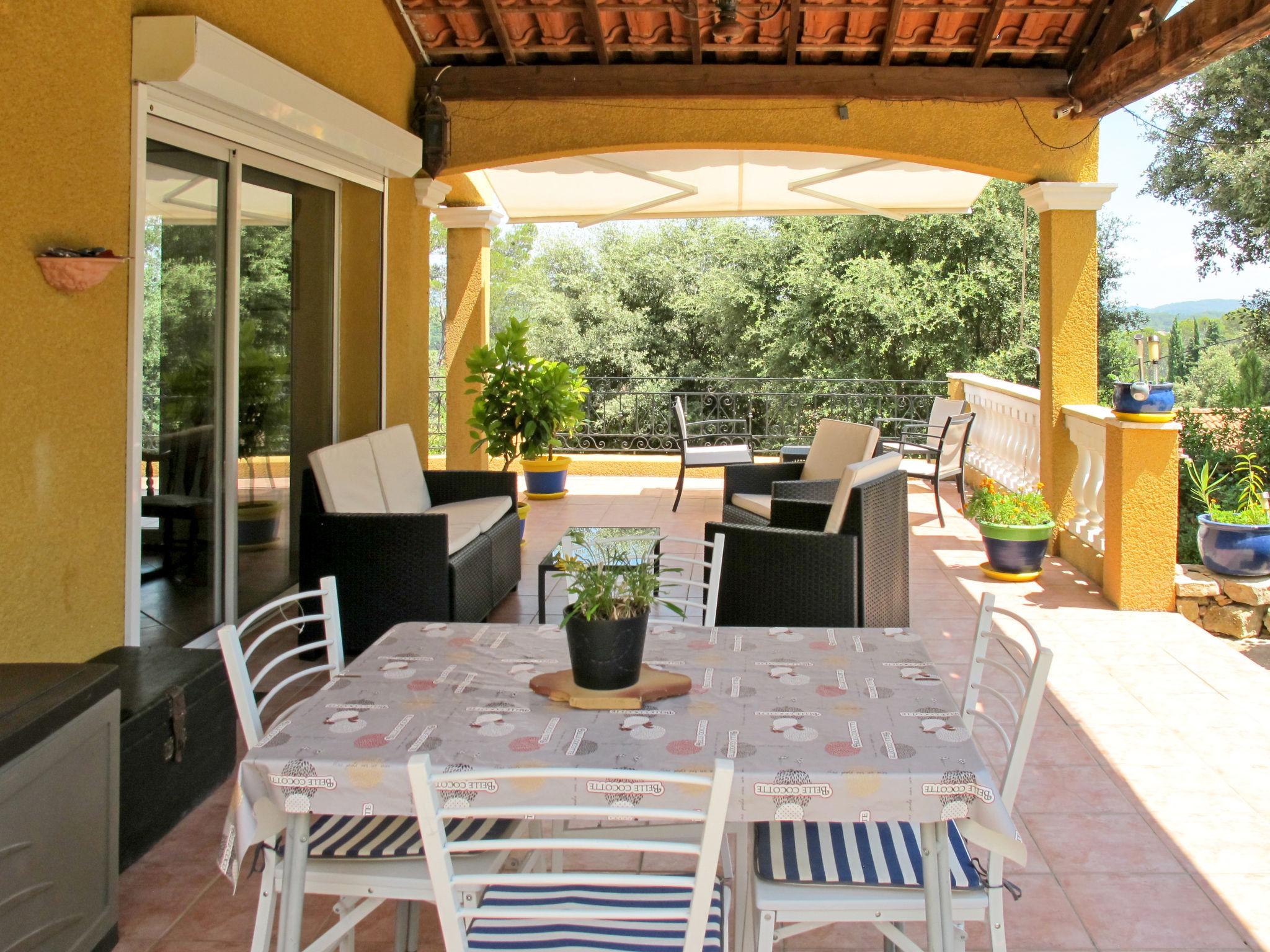 Photo 8 - Maison de 3 chambres à Montfort-sur-Argens avec piscine privée et jardin