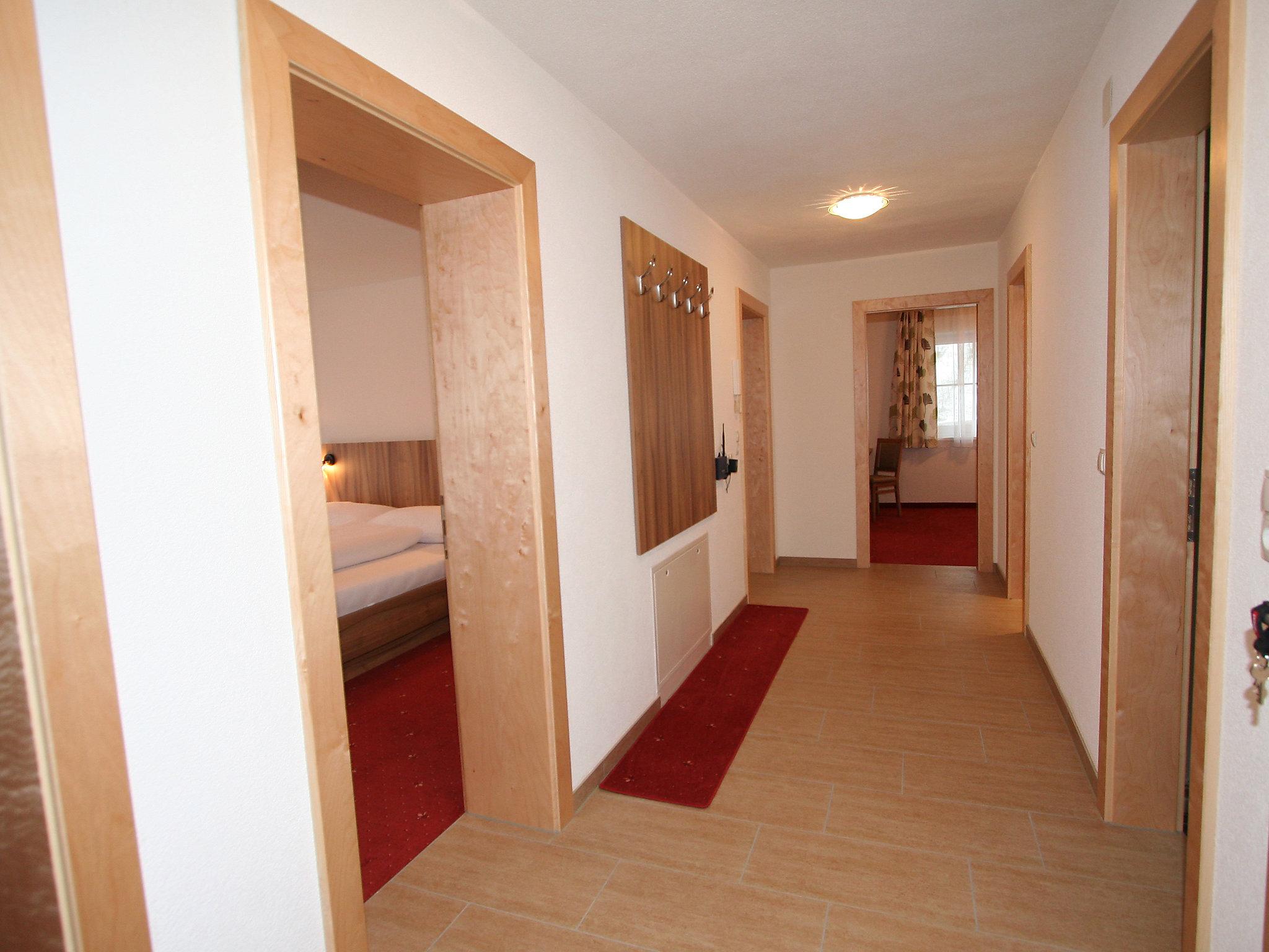 Photo 11 - Appartement de 4 chambres à Pians avec vues sur la montagne