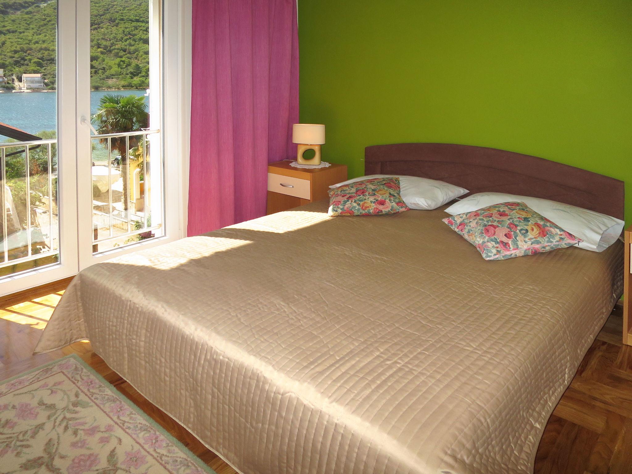Foto 10 - Apartamento de 2 quartos em Sibenik com jardim e vistas do mar