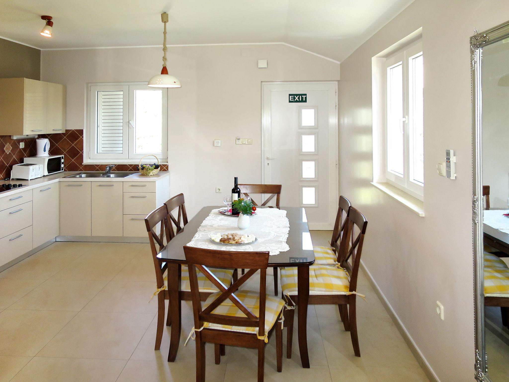 Foto 7 - Apartamento de 2 quartos em Sibenik com jardim