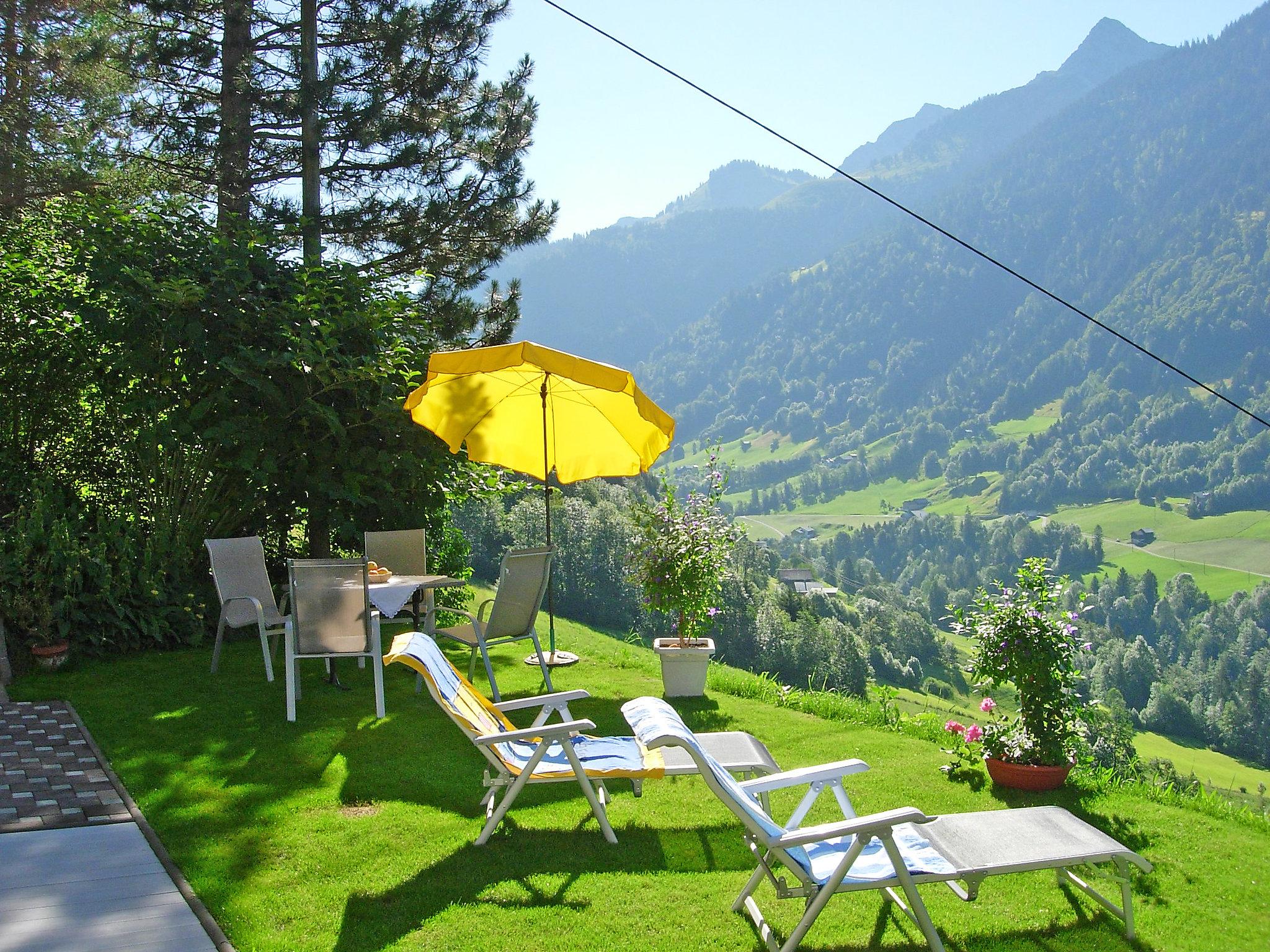 Foto 10 - Apartamento de 2 quartos em Blons com jardim e vista para a montanha